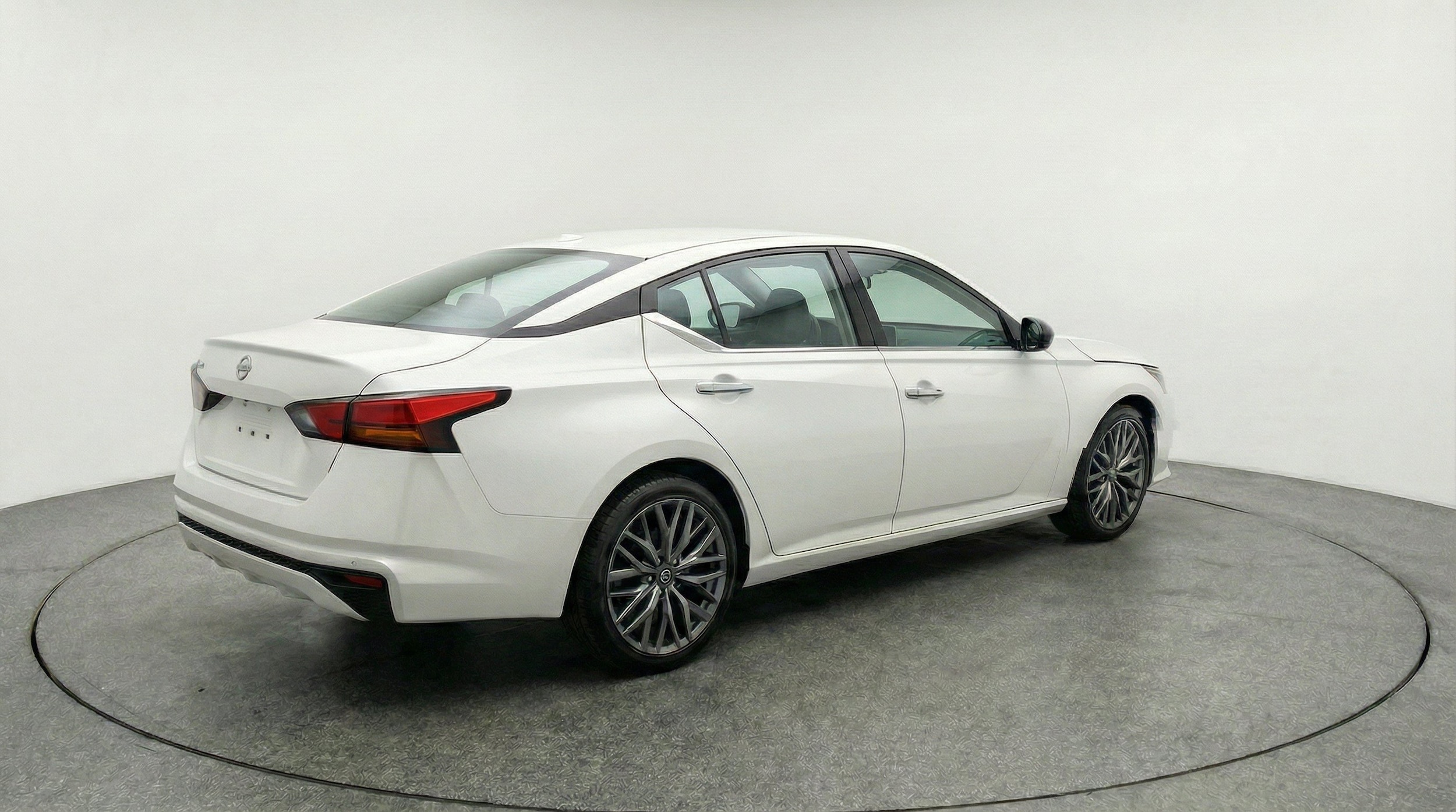Thumbnail: 2025 Nissan Altima - 9