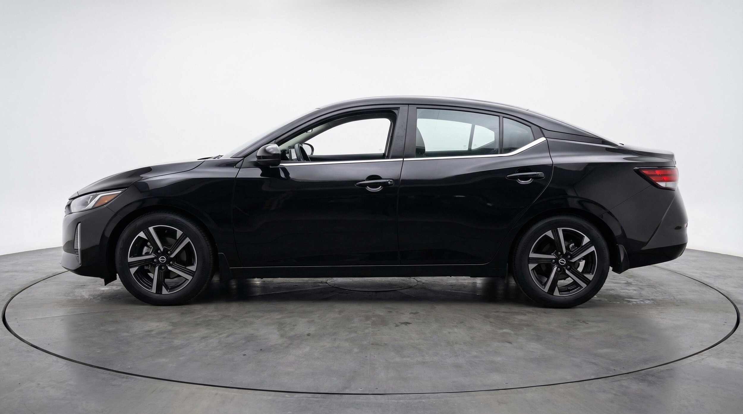 Thumbnail: 2025 Nissan Sentra - 5