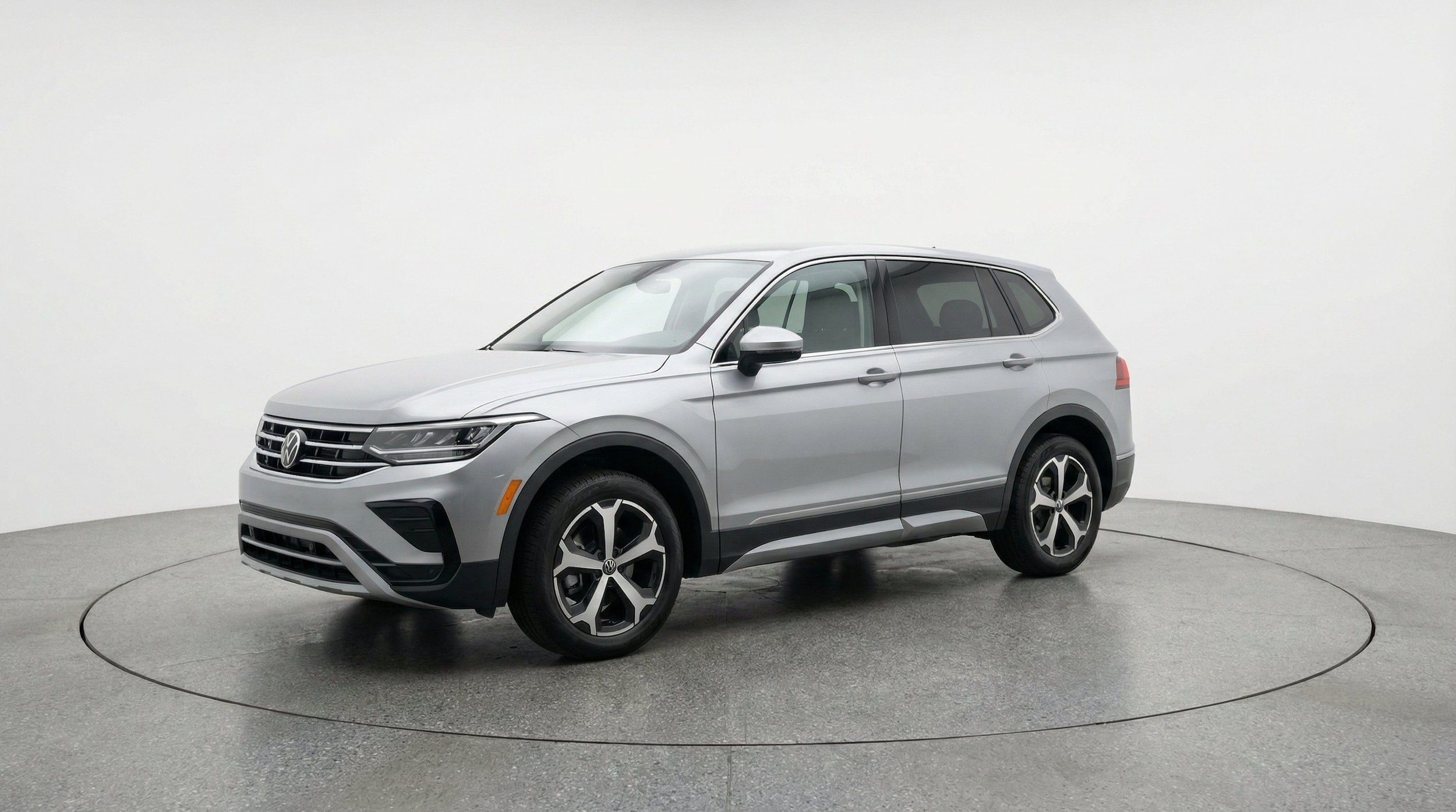 Thumbnail: 2026 Volkswagen Tiguan - 3