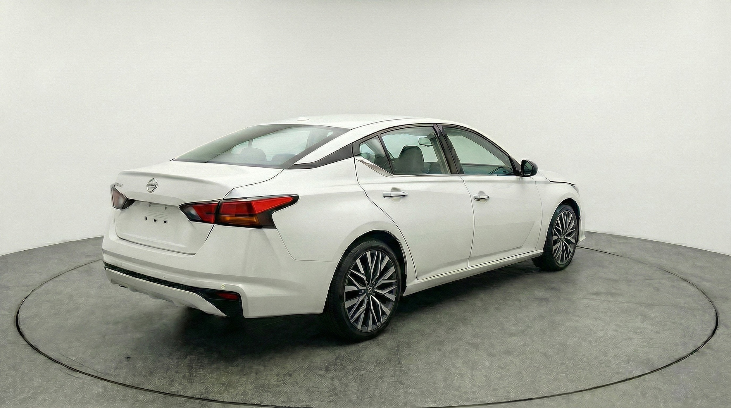 Thumbnail: 2025 Nissan Altima - 9