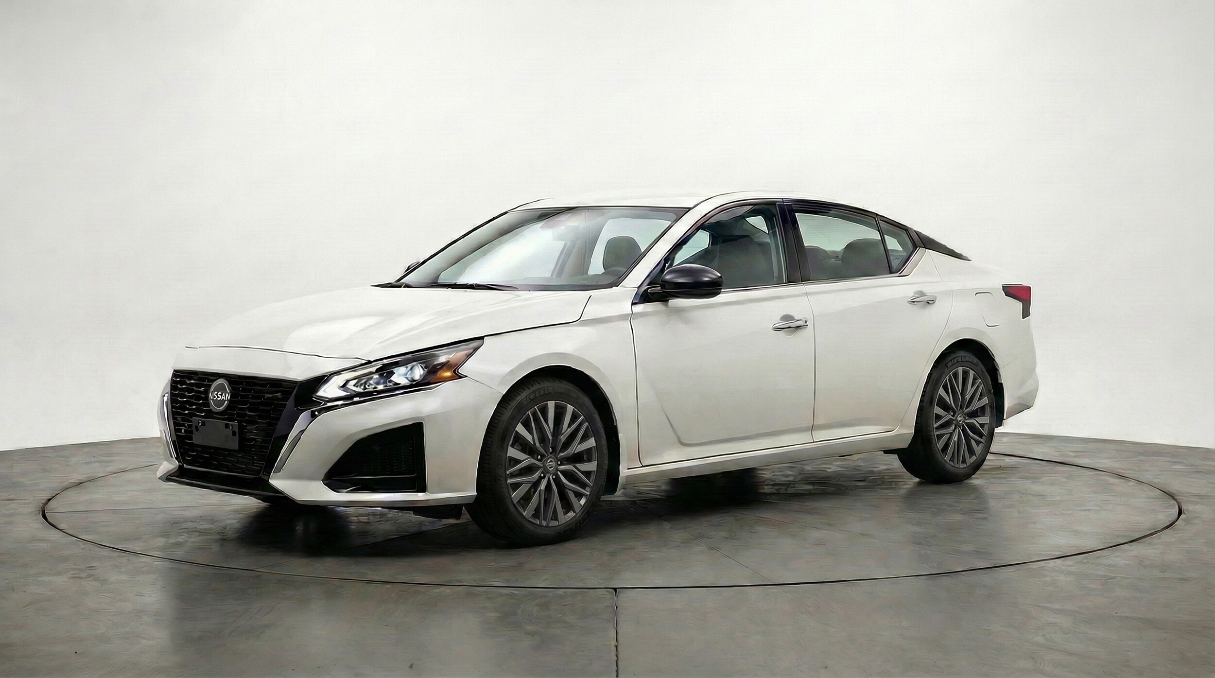 Thumbnail: 2025 Nissan Altima - 3