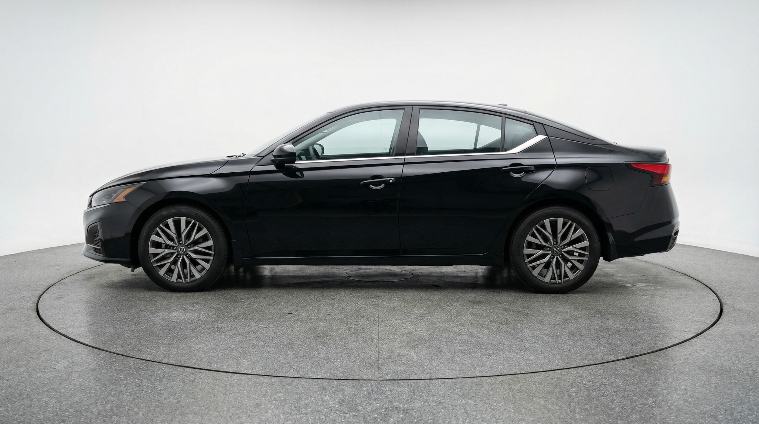 Thumbnail: 2025 Nissan Altima - 4