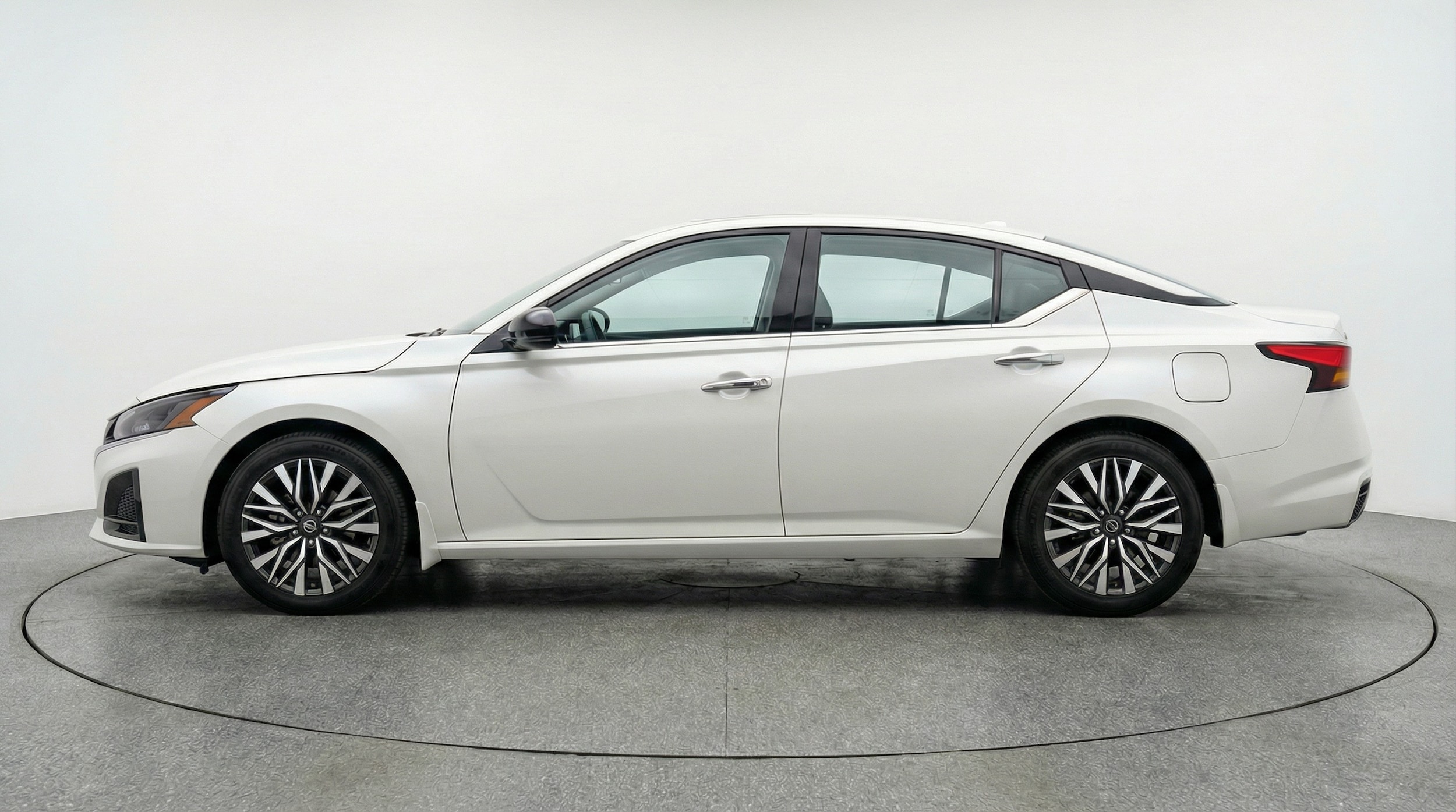 Thumbnail: 2025 Nissan Altima - 4