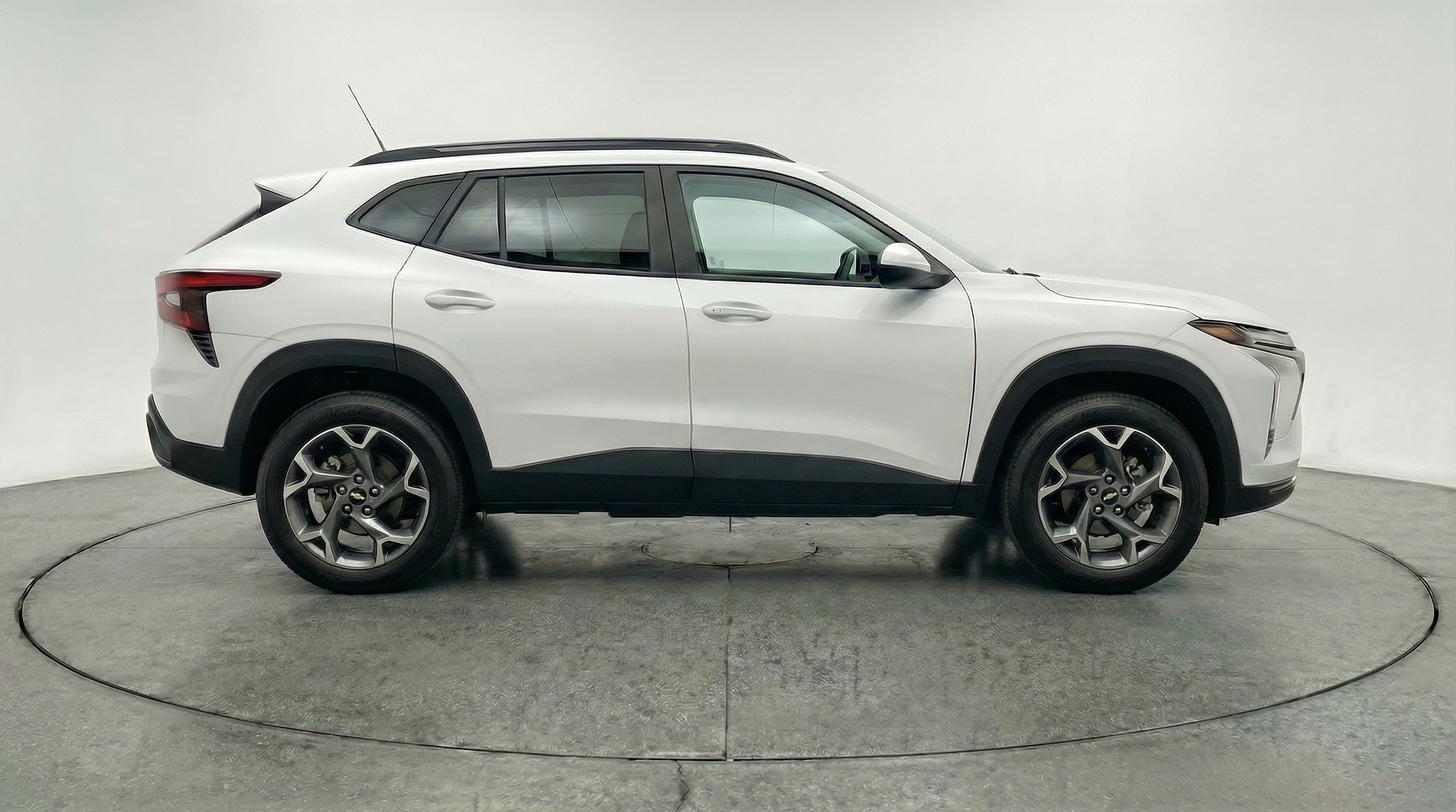 Thumbnail: 2025 Chevrolet Trax - 8