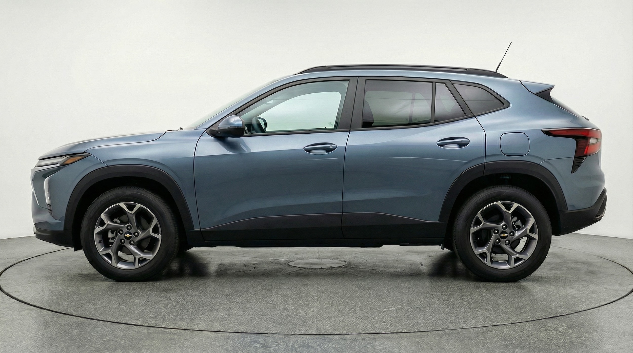 Thumbnail: 2025 Chevrolet Trax - 4