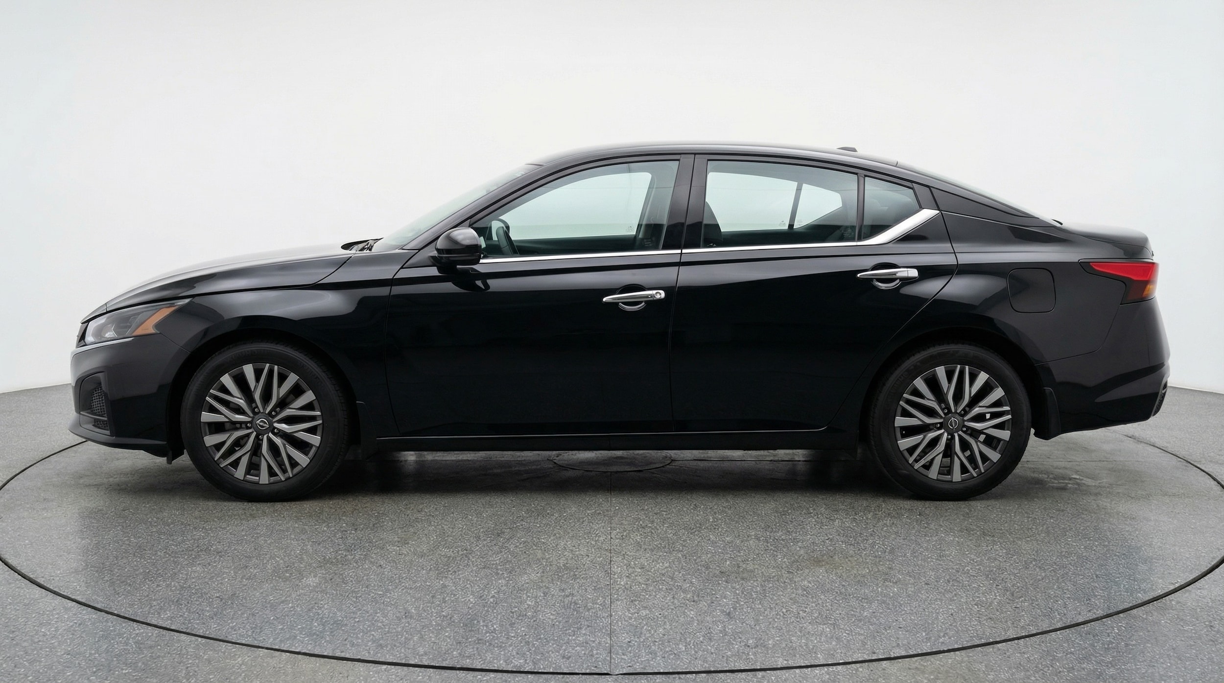 Thumbnail: 2025 Nissan Altima - 4