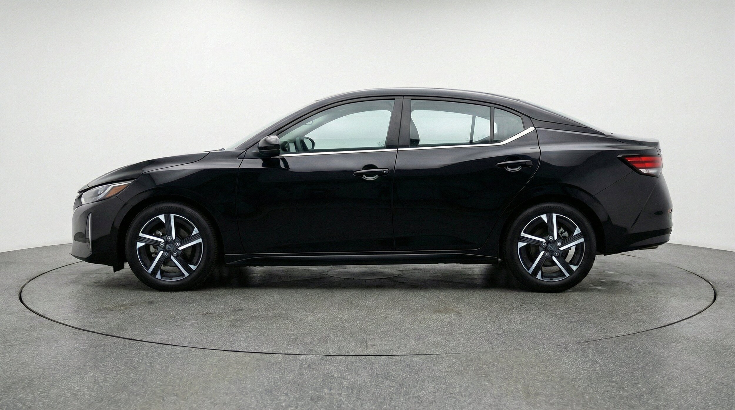 Thumbnail: 2025 Nissan Sentra - 5