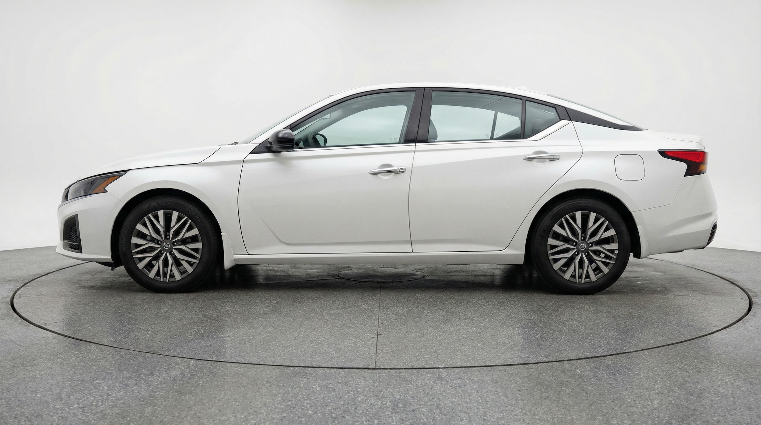 Thumbnail: 2025 Nissan Altima - 4