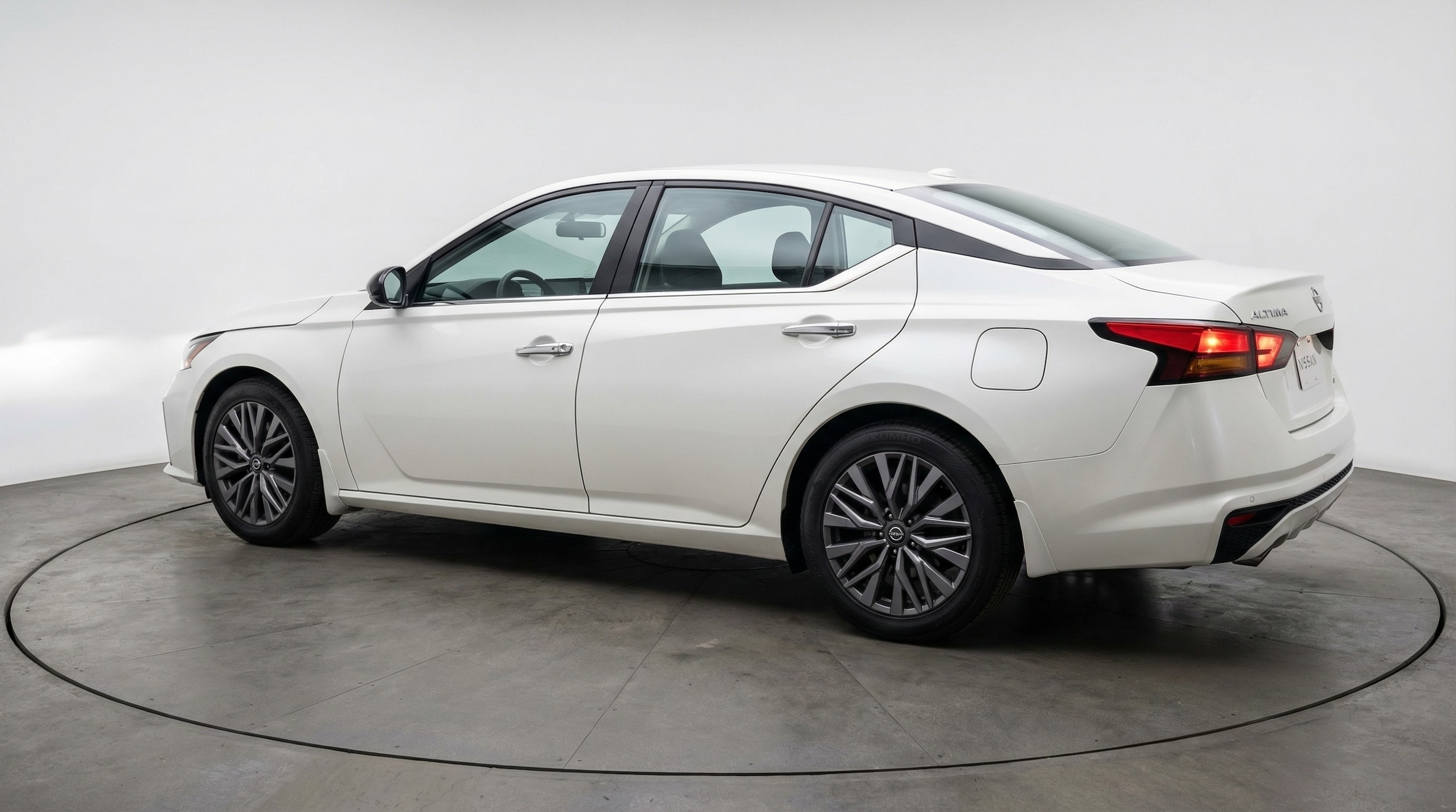 Thumbnail: 2025 Nissan Altima - 5