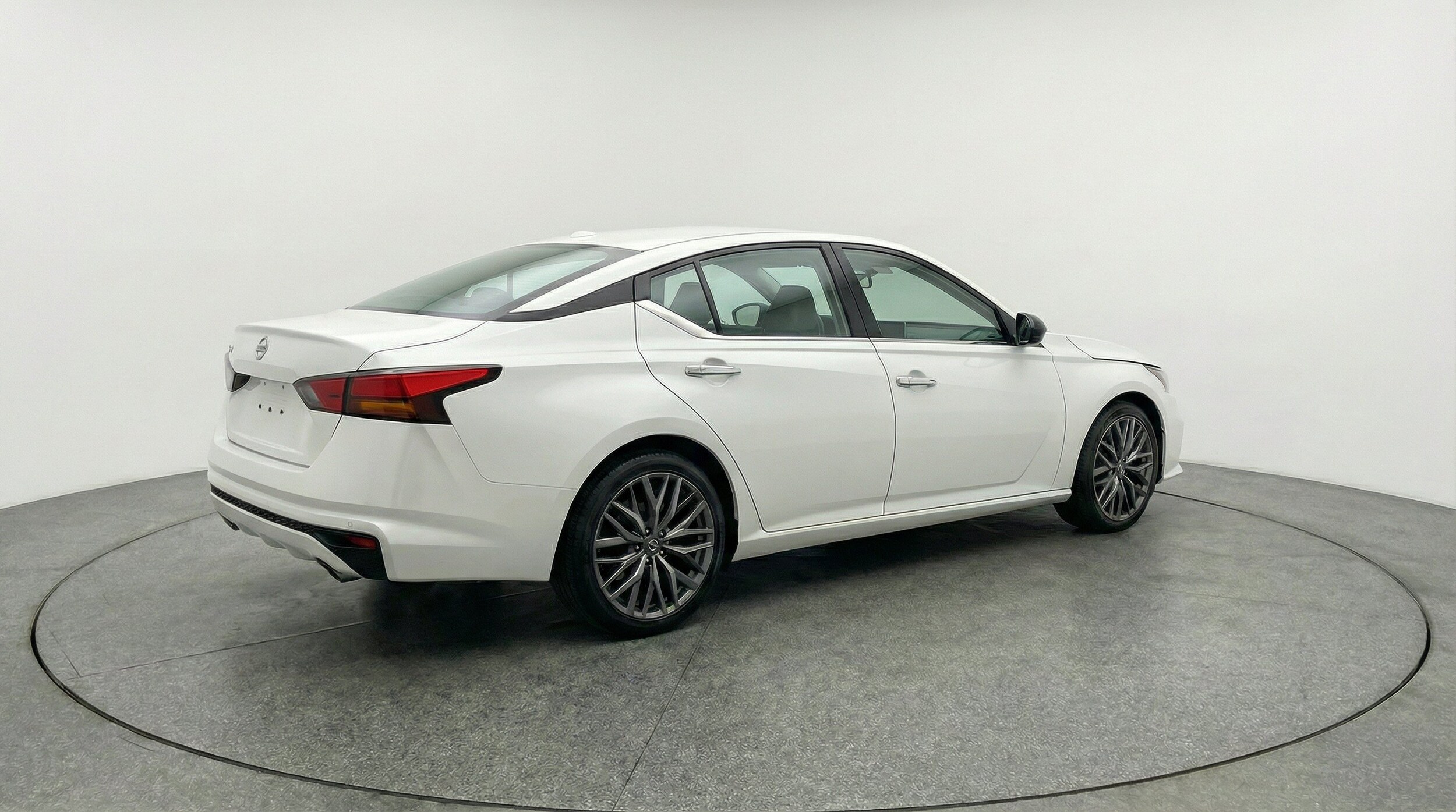 Thumbnail: 2025 Nissan Altima - 9