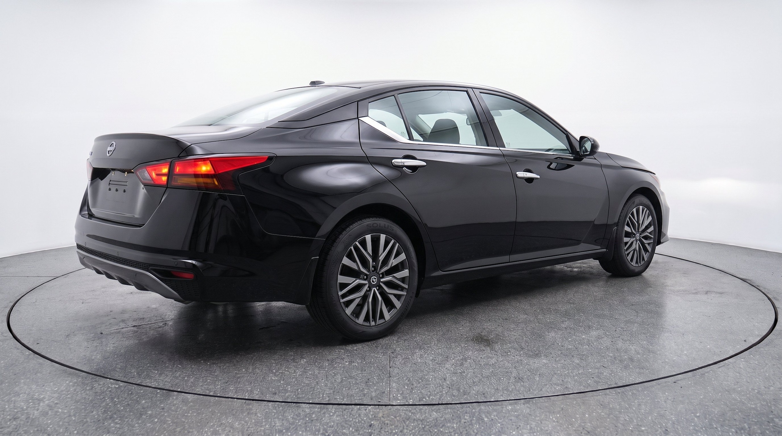 Thumbnail: 2025 Nissan Altima - 9
