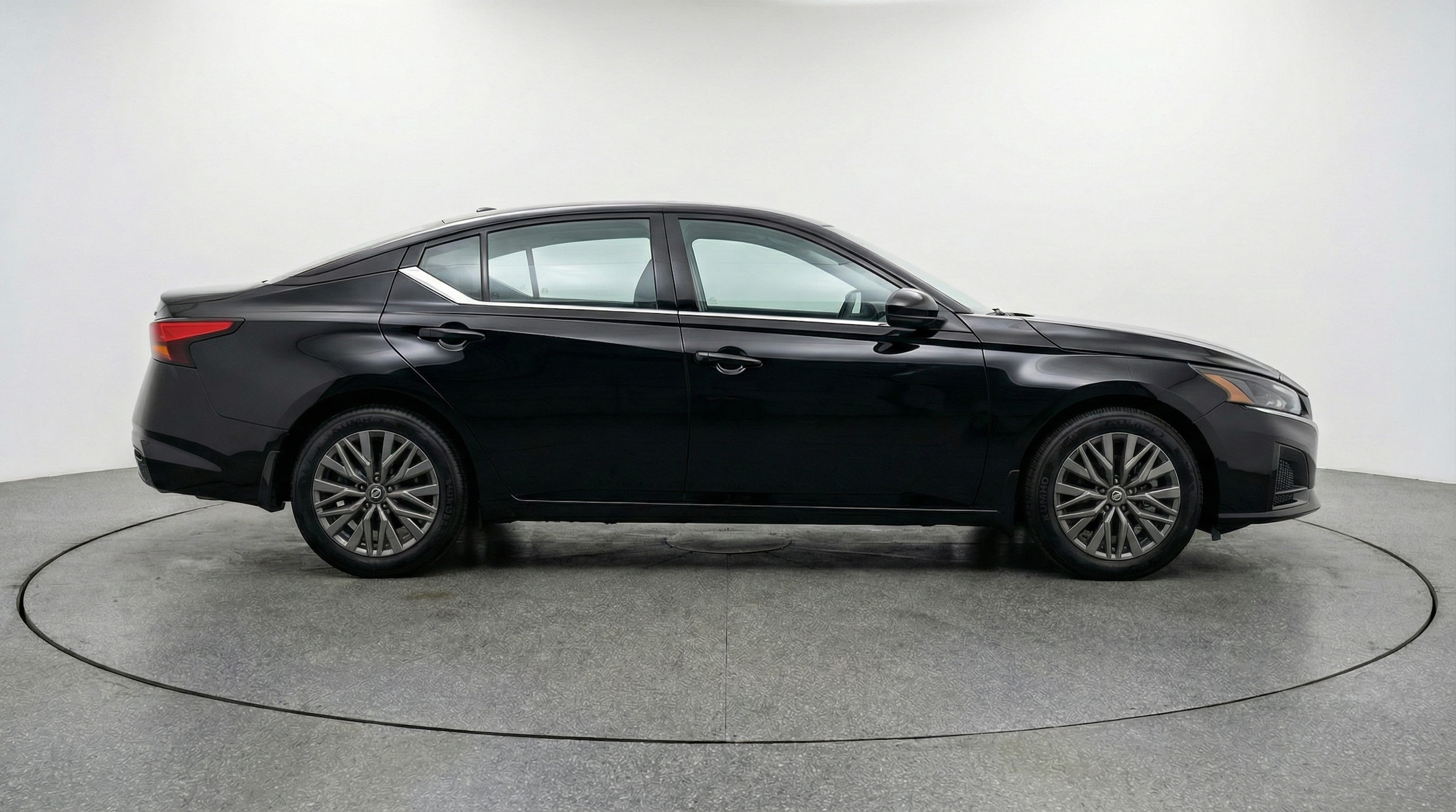 Thumbnail: 2025 Nissan Altima - 8