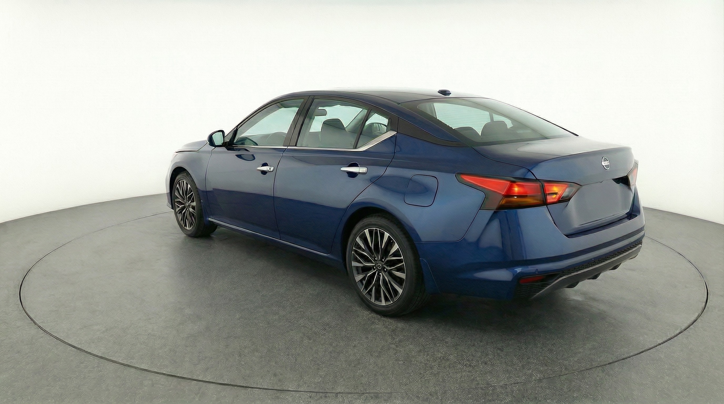 Thumbnail: 2025 Nissan Altima - 5