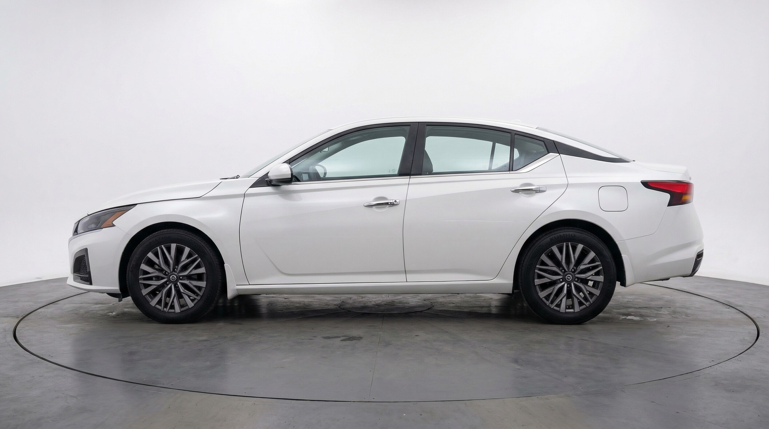 Thumbnail: 2025 Nissan Altima - 4