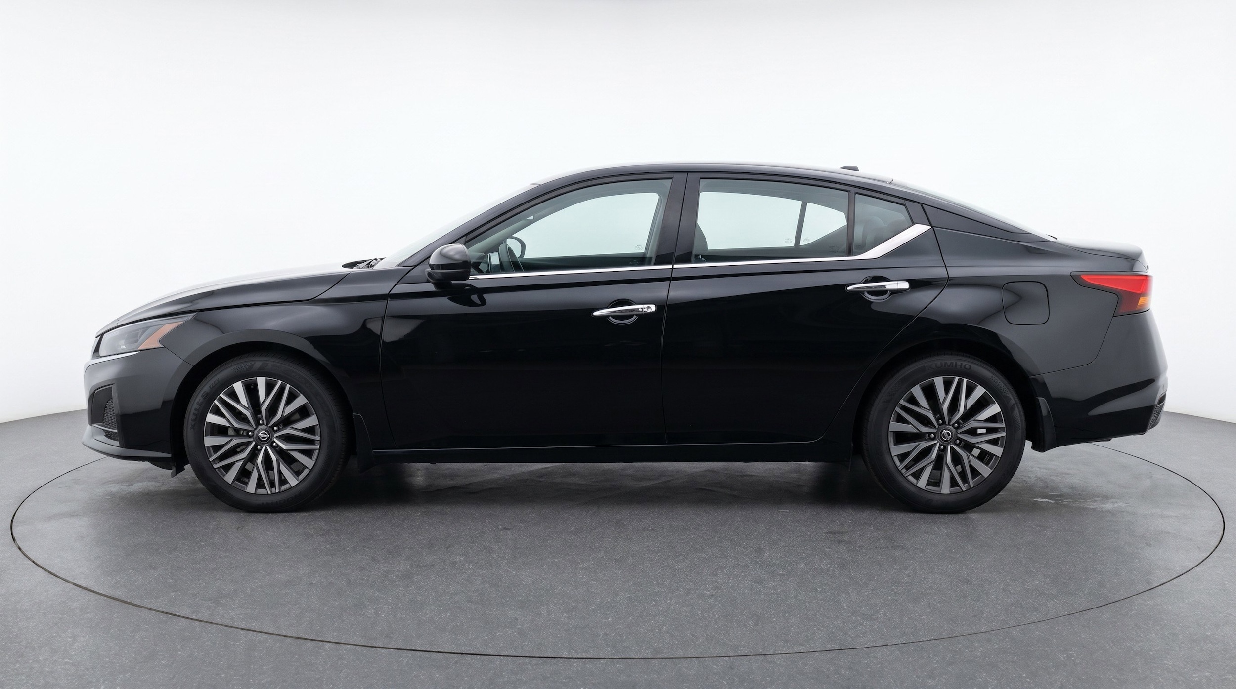 Thumbnail: 2025 Nissan Altima - 5