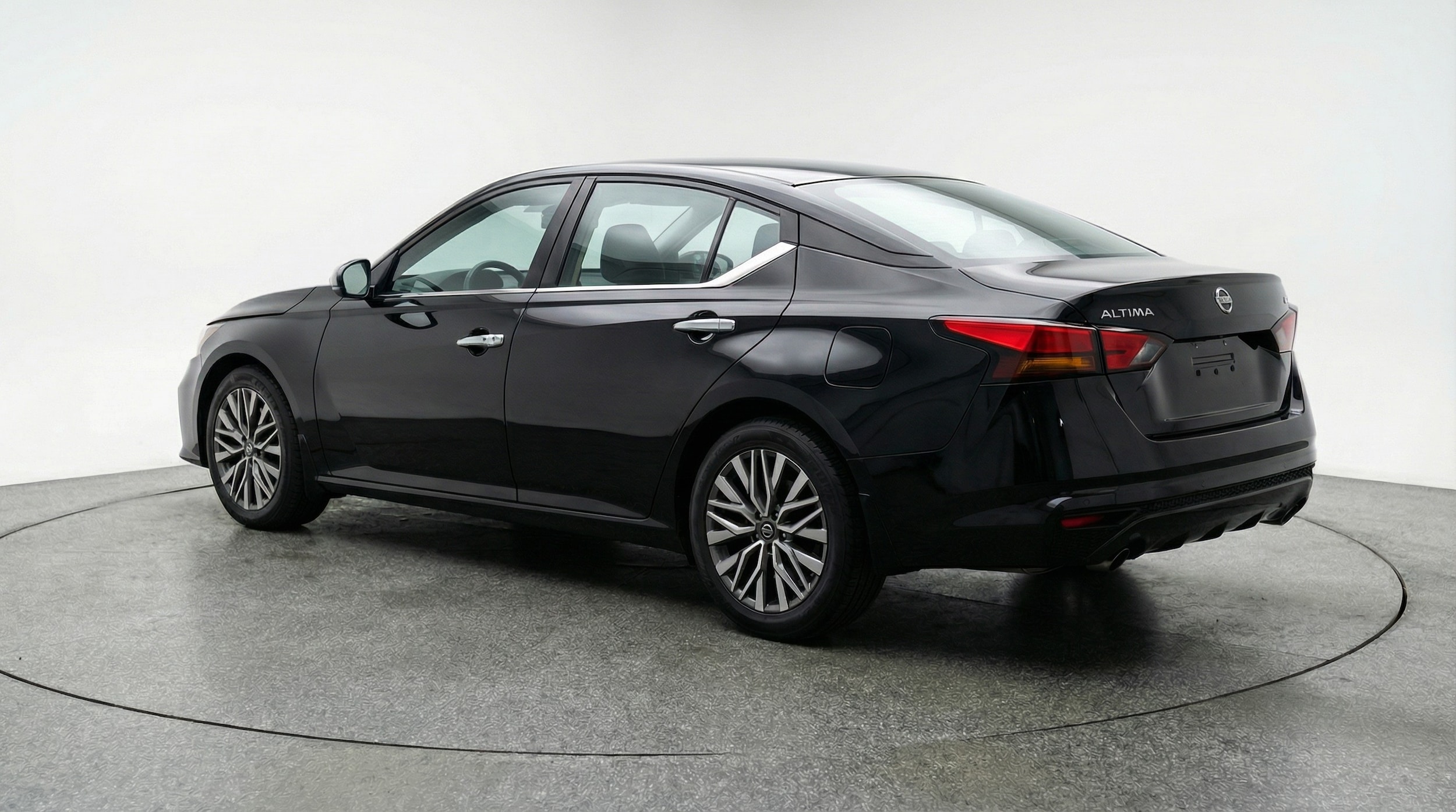 Thumbnail: 2025 Nissan Altima - 5