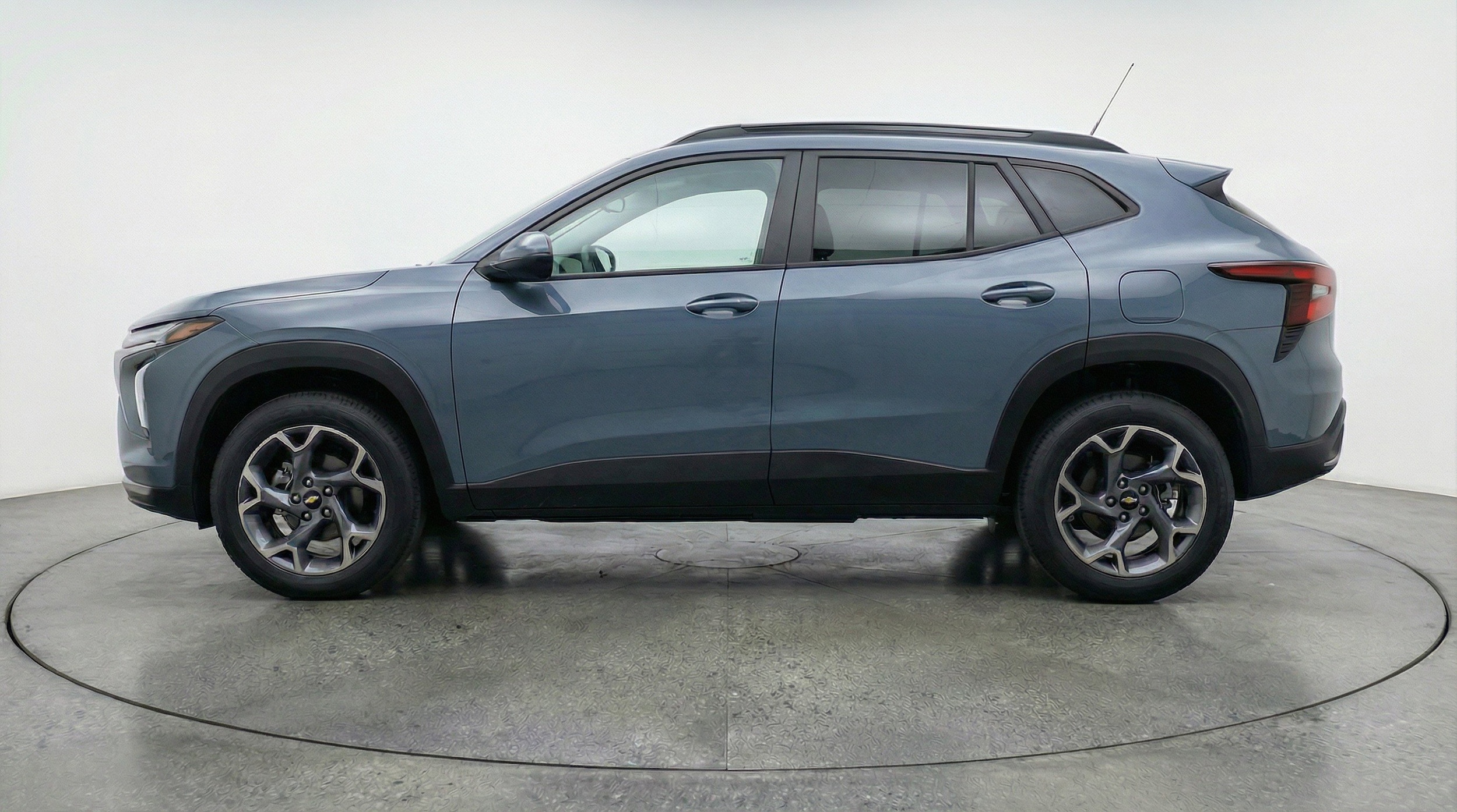 Thumbnail: 2025 Chevrolet Trax - 5