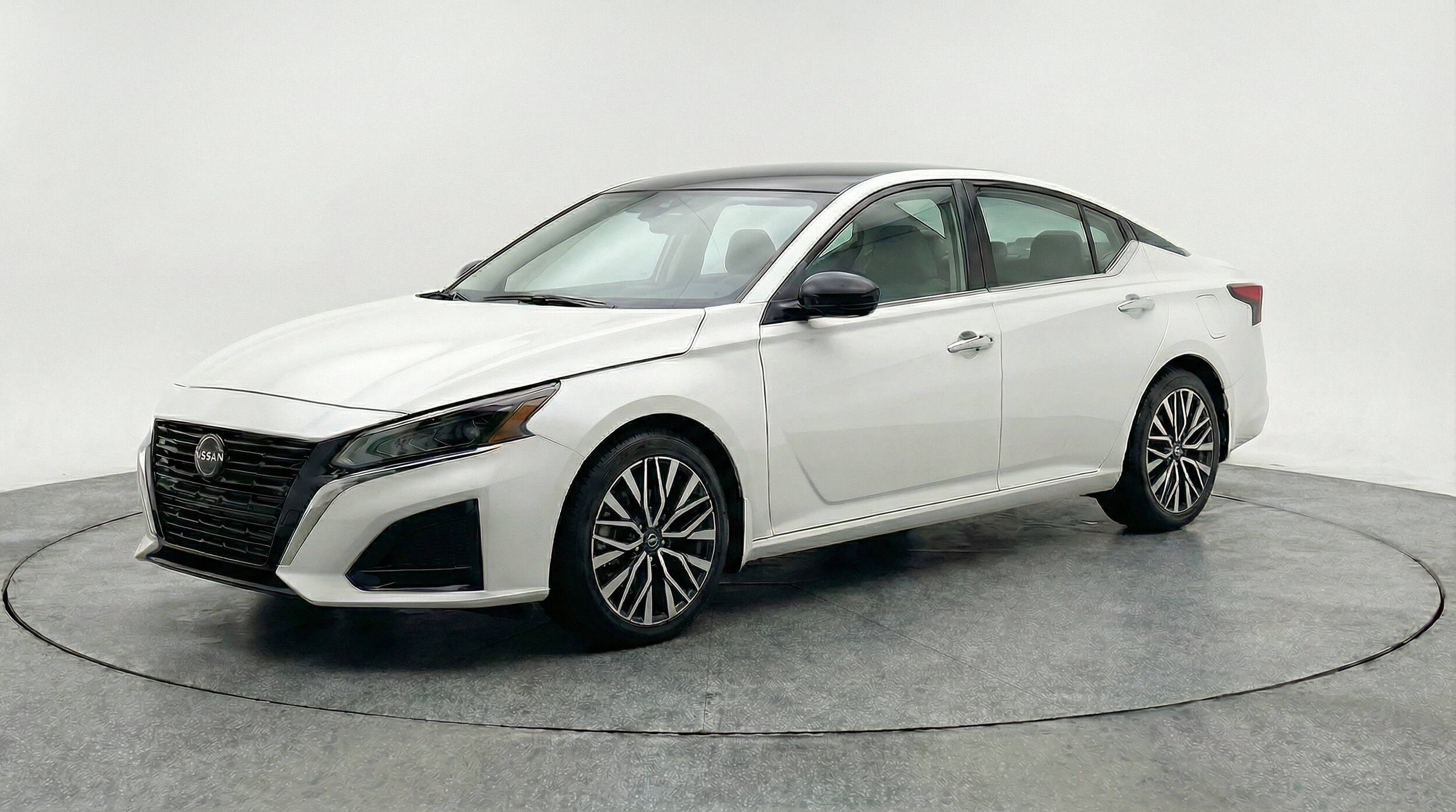 Thumbnail: 2025 Nissan Altima - 3