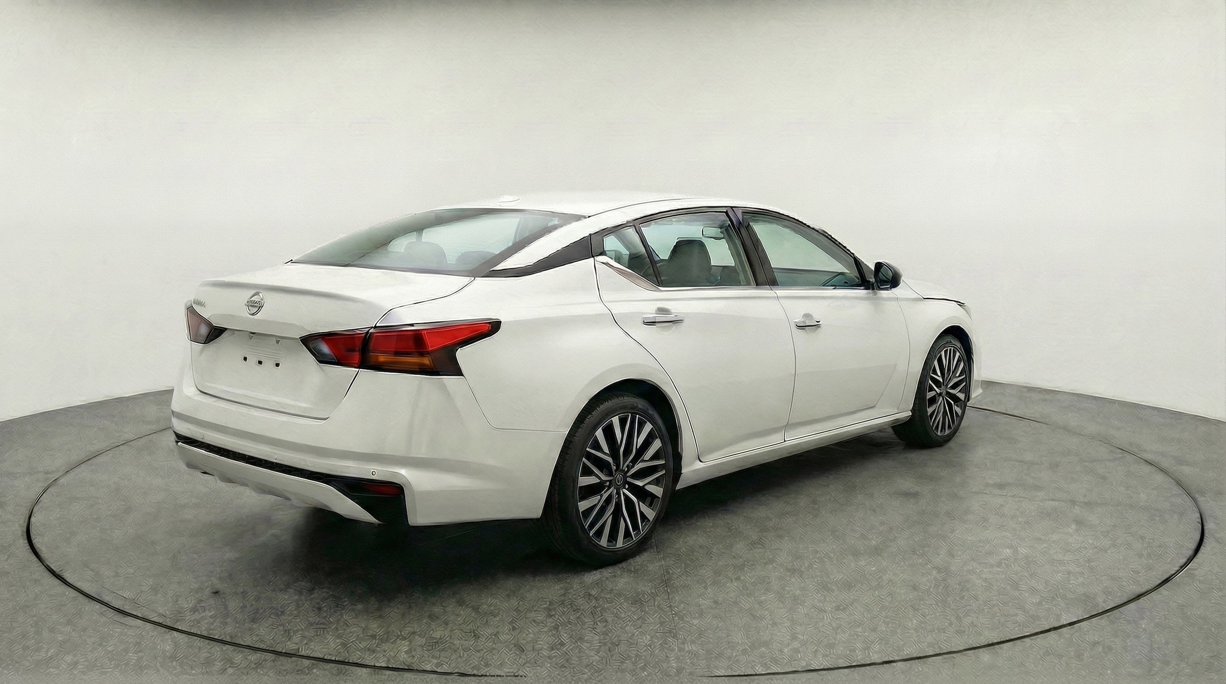 Thumbnail: 2025 Nissan Altima - 9