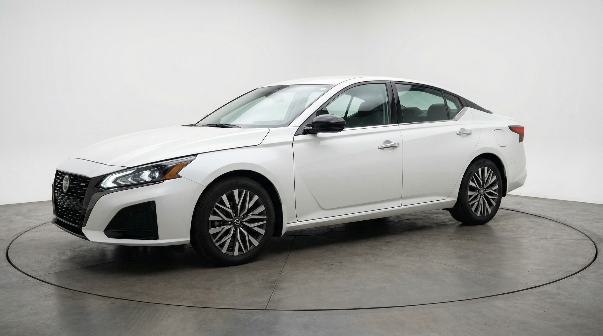 Thumbnail: 2025 Nissan Altima - 3