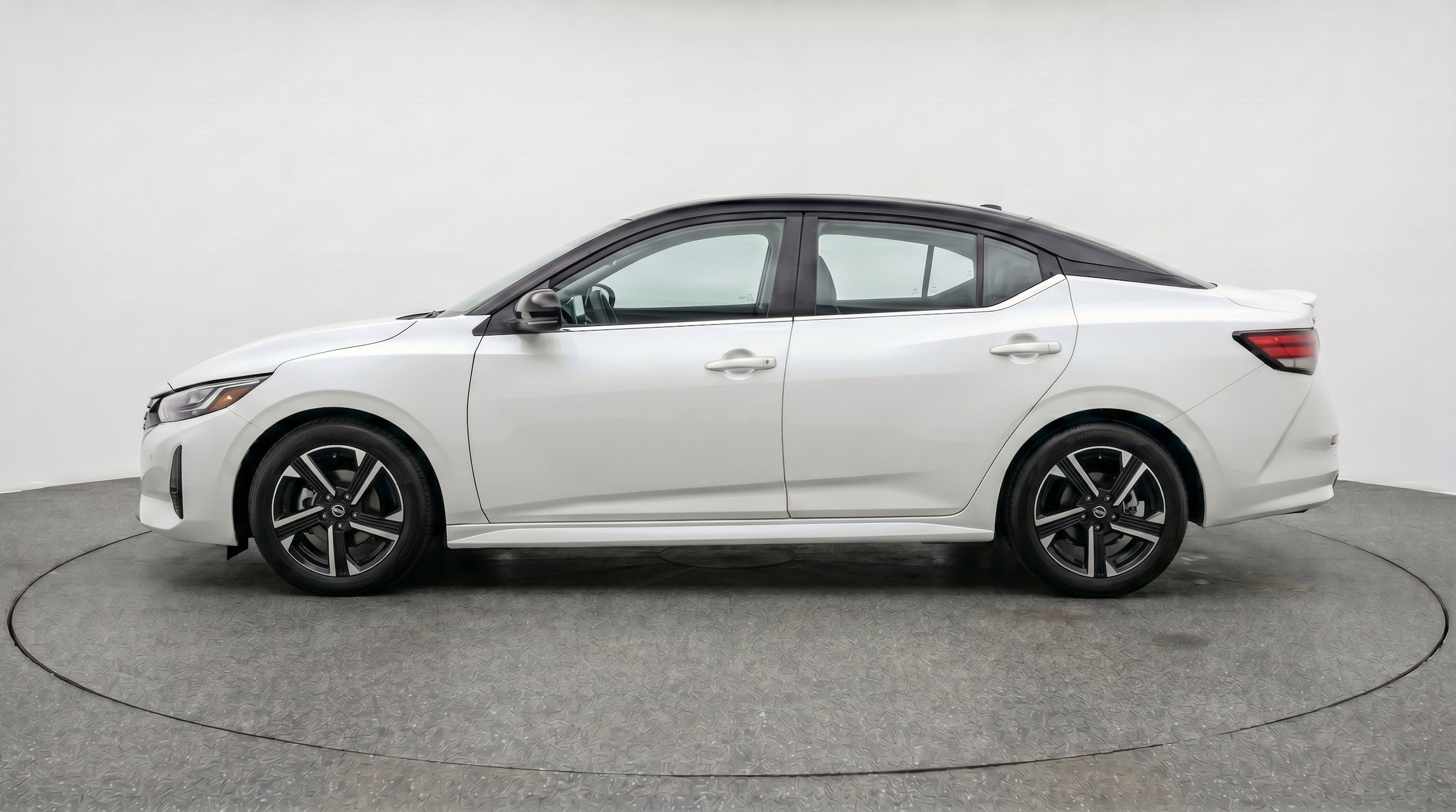 Thumbnail: 2025 Nissan Sentra - 5