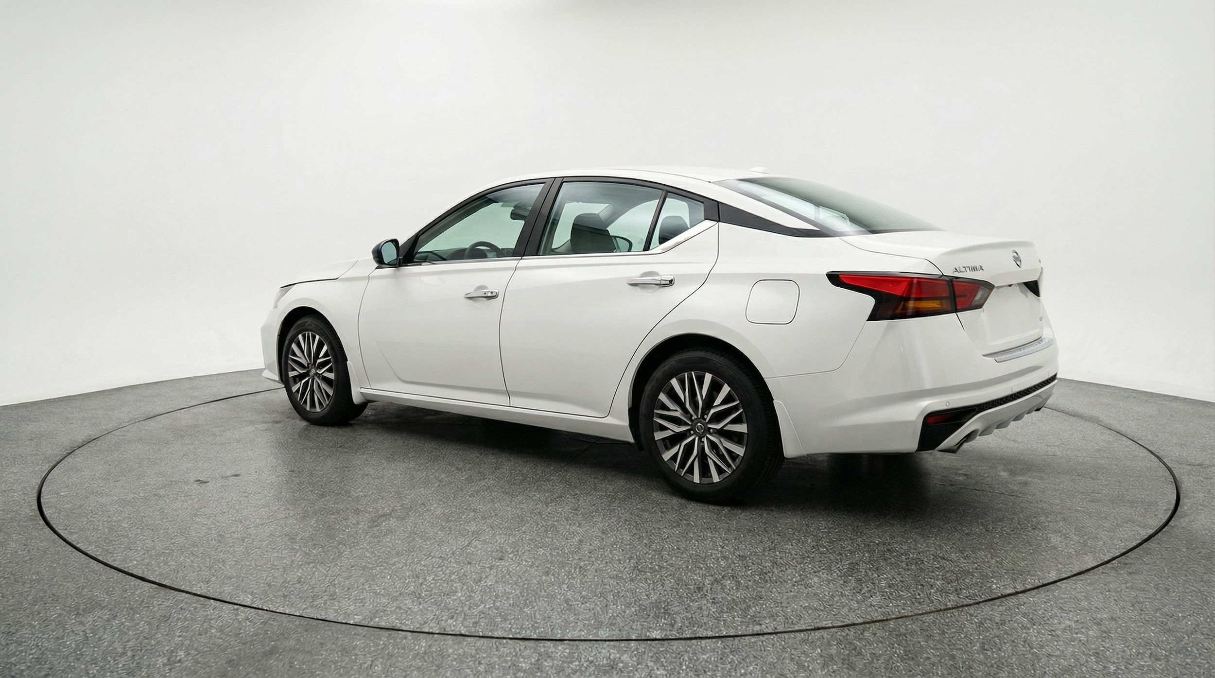 Thumbnail: 2025 Nissan Altima - 5