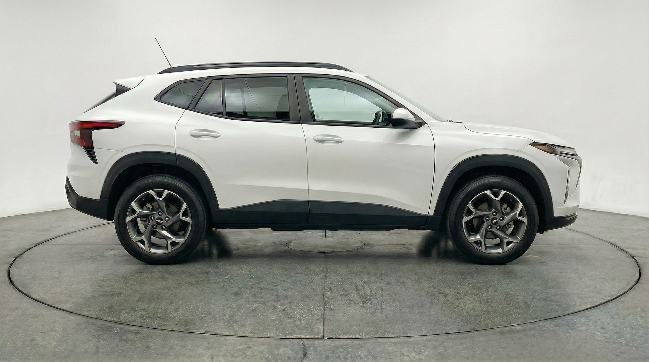 Thumbnail: 2025 Chevrolet Trax - 8