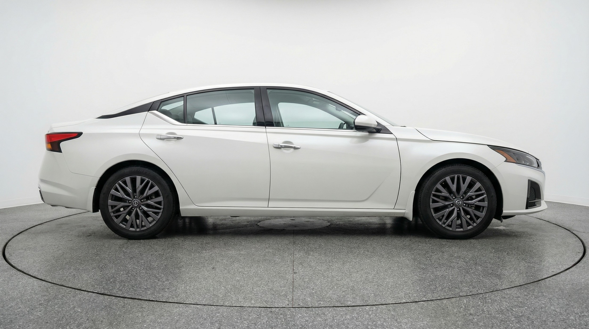 Thumbnail: 2025 Nissan Altima - 8