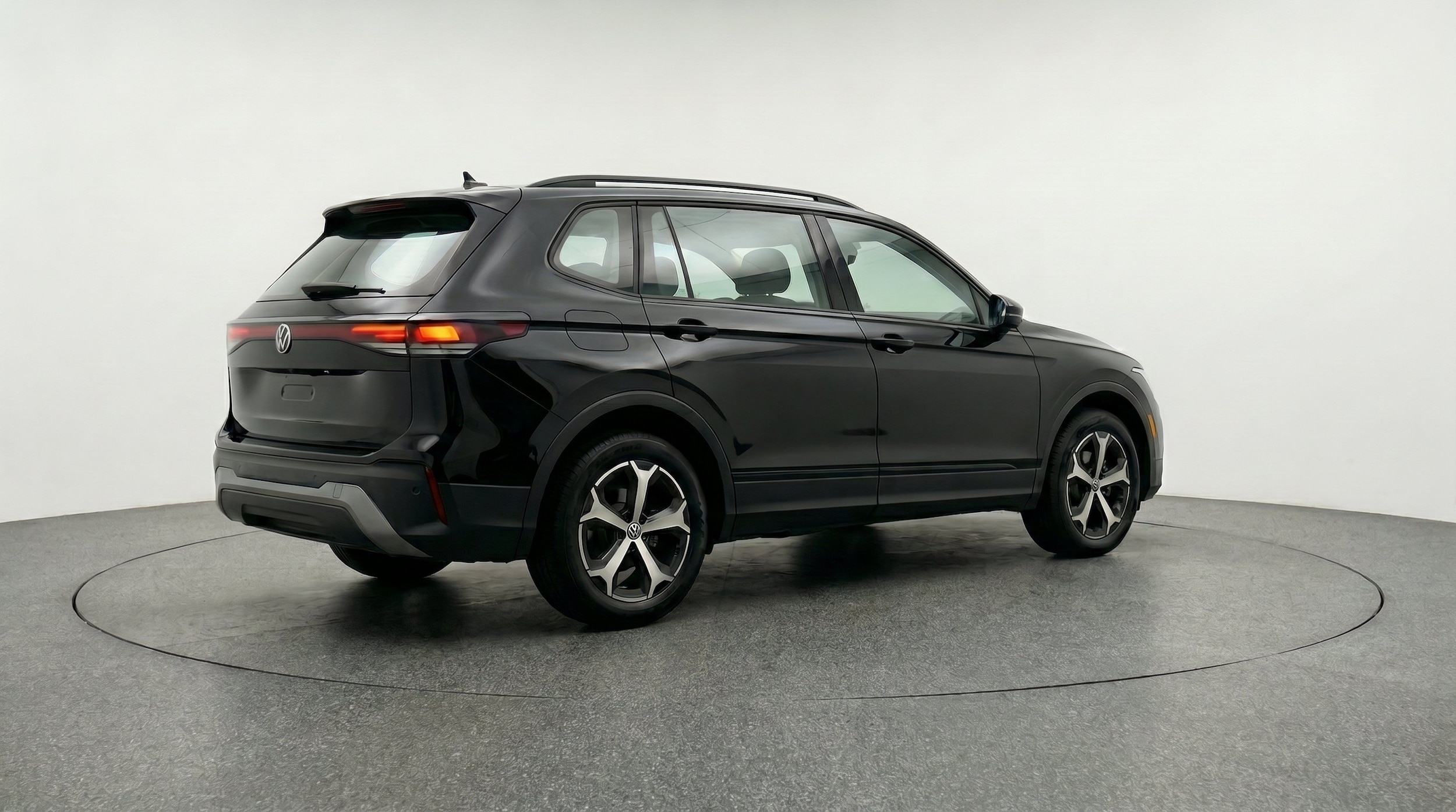 Thumbnail: 2026 Volkswagen Tiguan - 9