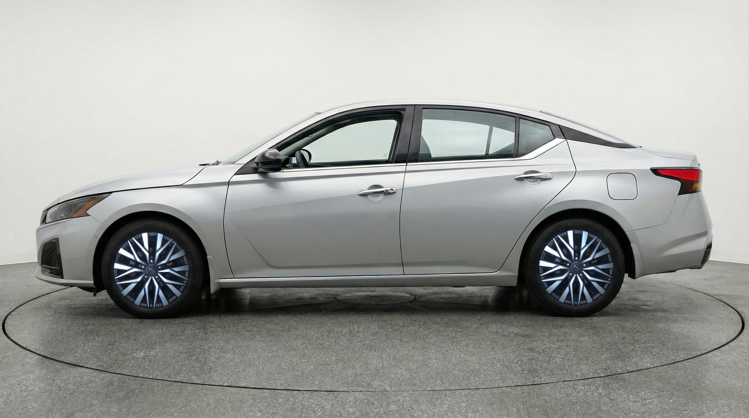Thumbnail: 2025 Nissan Altima - 5