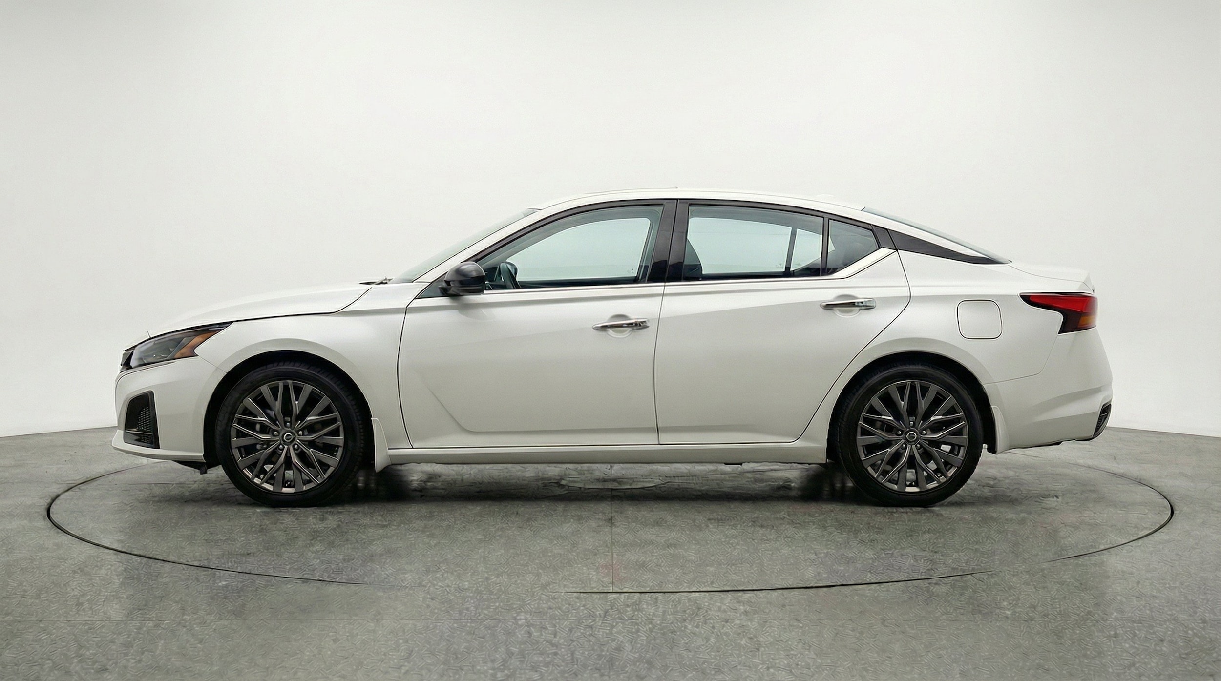 Thumbnail: 2025 Nissan Altima - 5