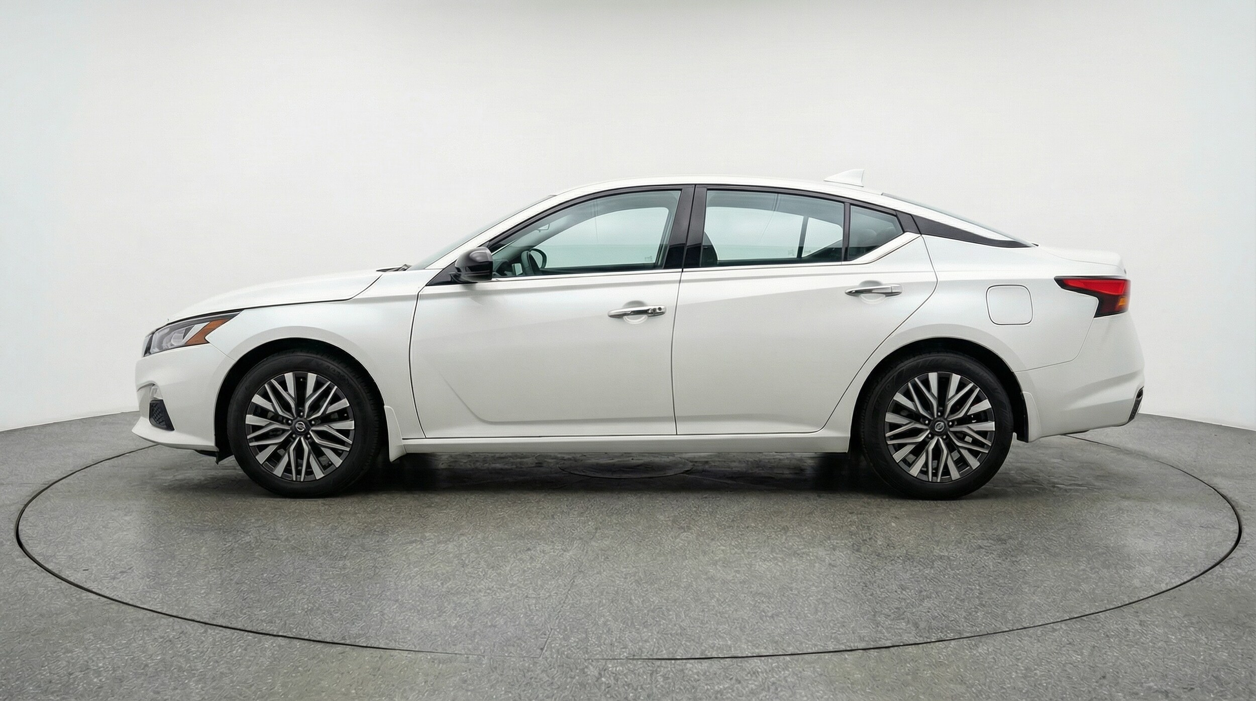 Thumbnail: 2025 Nissan Altima - 4