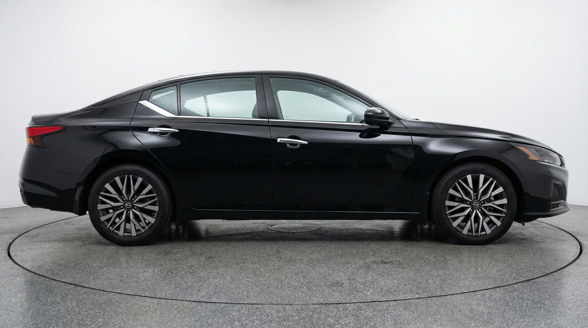 Thumbnail: 2025 Nissan Altima - 10