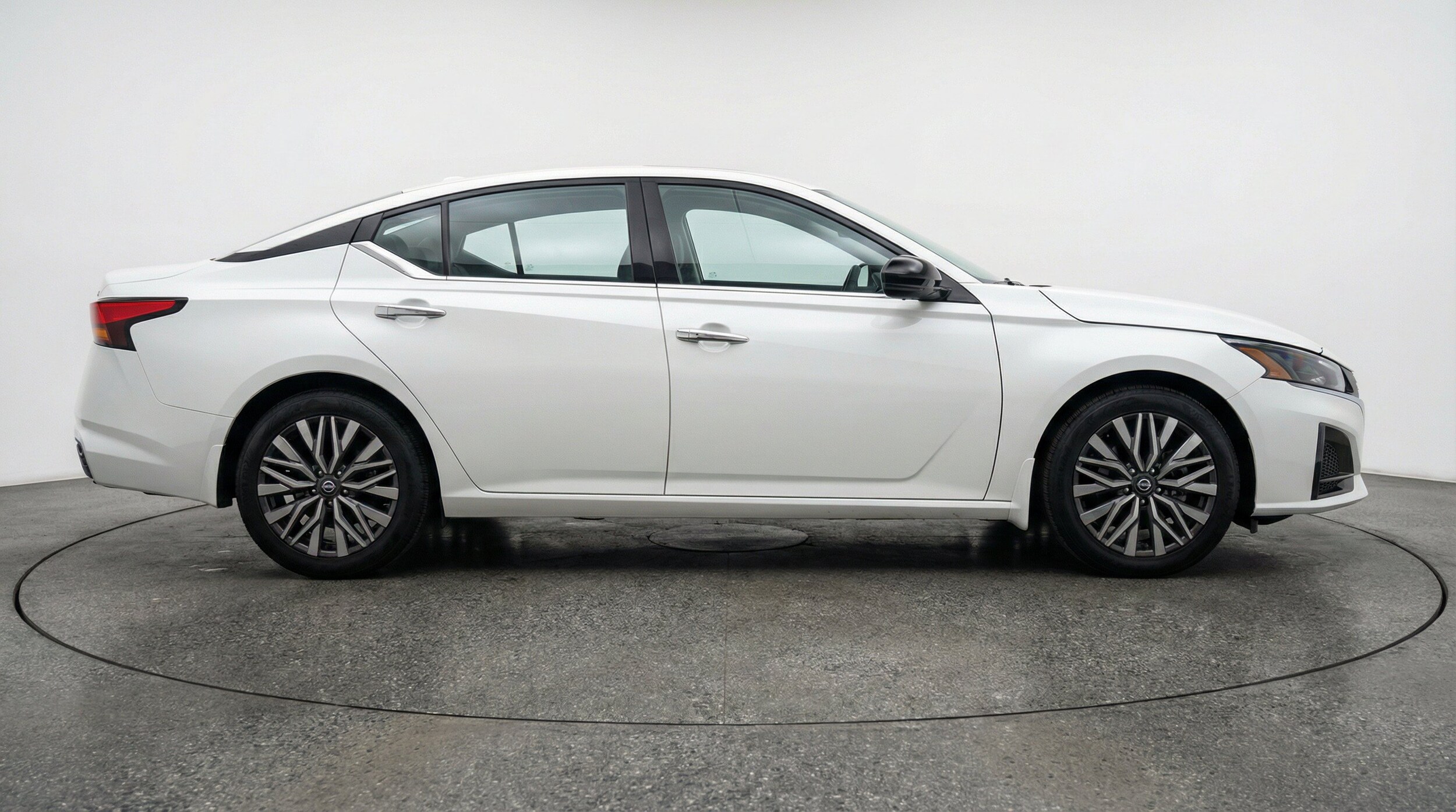 Thumbnail: 2025 Nissan Altima - 10
