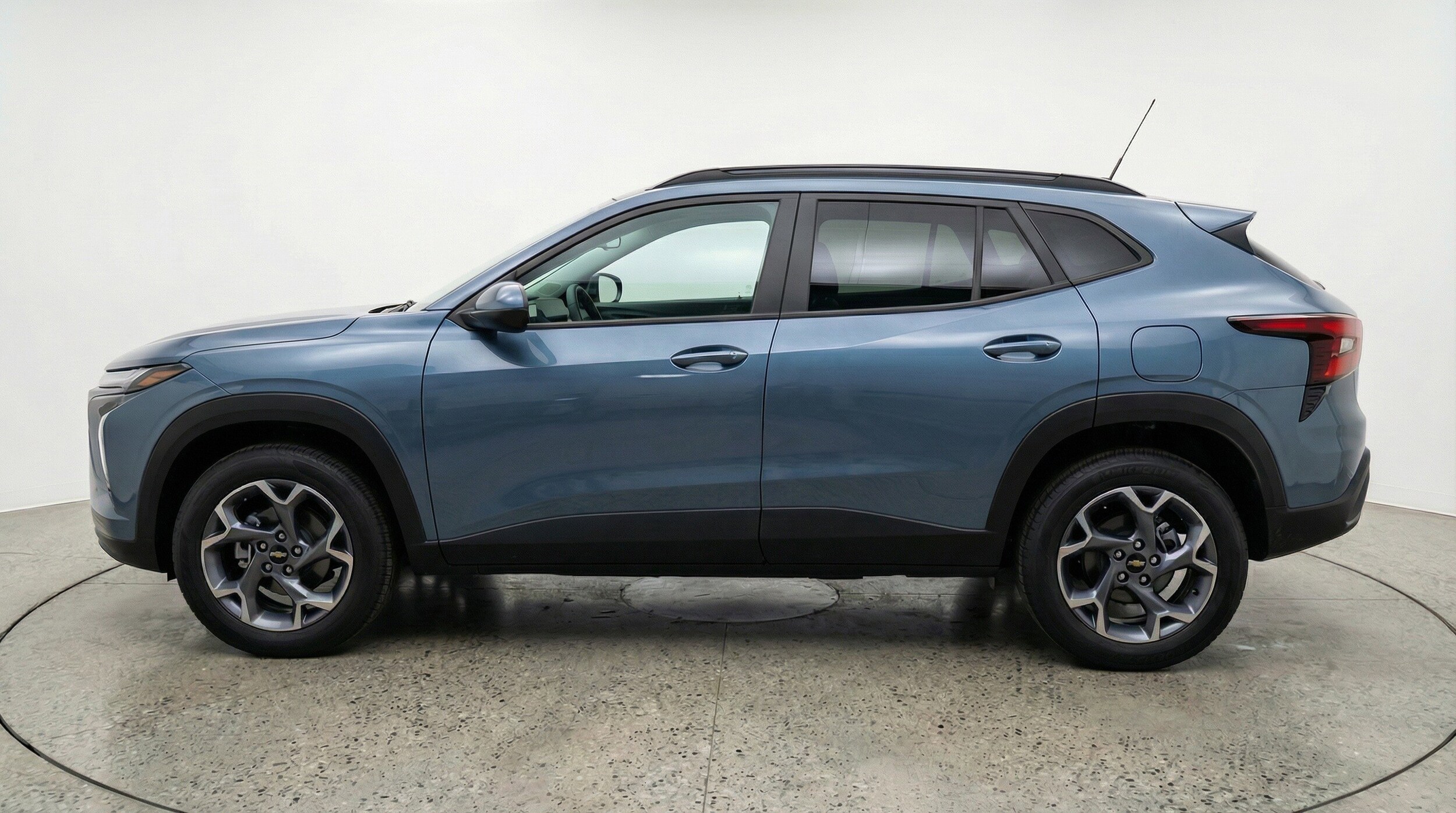 Thumbnail: 2025 Chevrolet Trax - 3