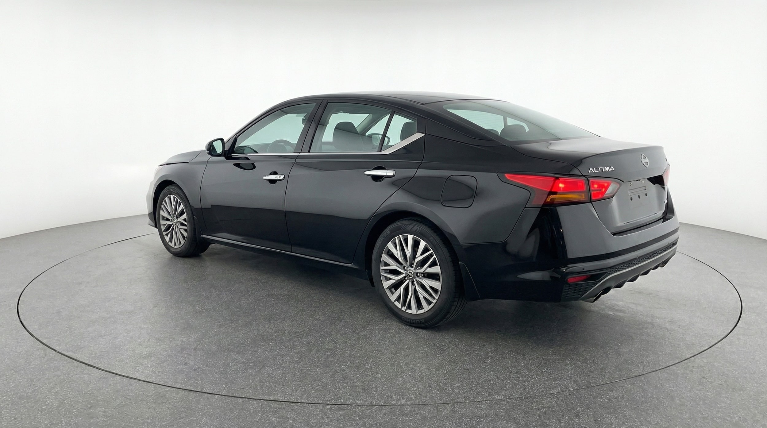 Thumbnail: 2025 Nissan Altima - 5