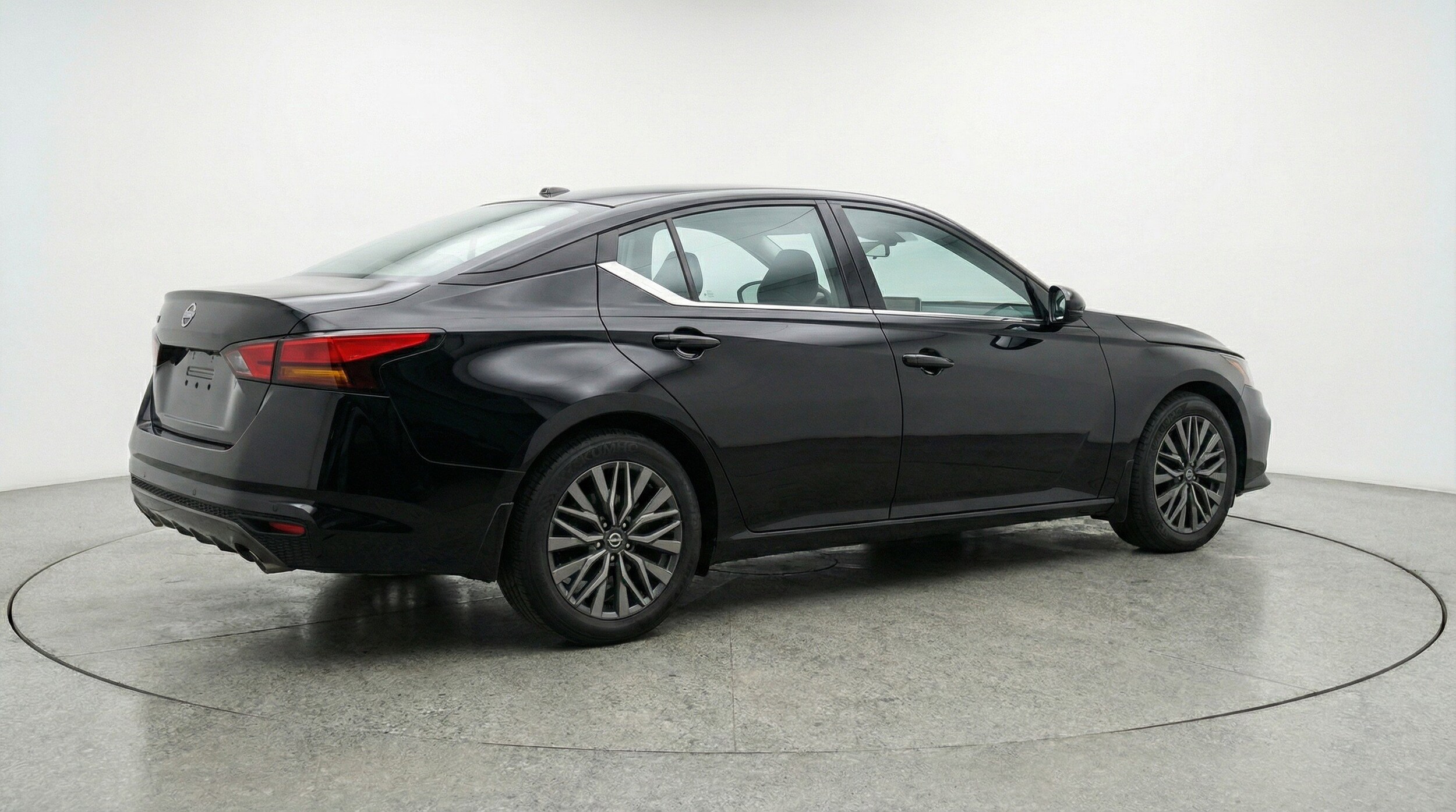 Thumbnail: 2025 Nissan Altima - 9