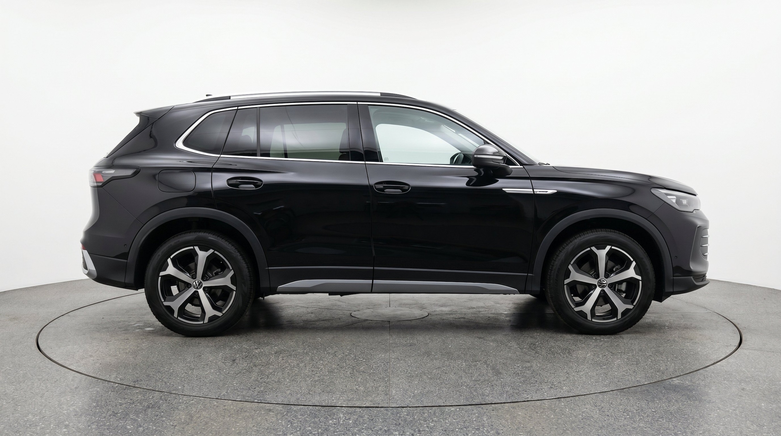 Thumbnail: 2026 Volkswagen Tiguan - 11