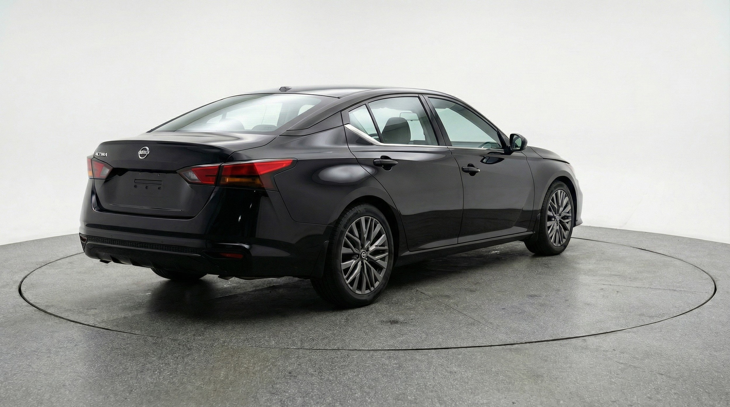 Thumbnail: 2025 Nissan Altima - 9