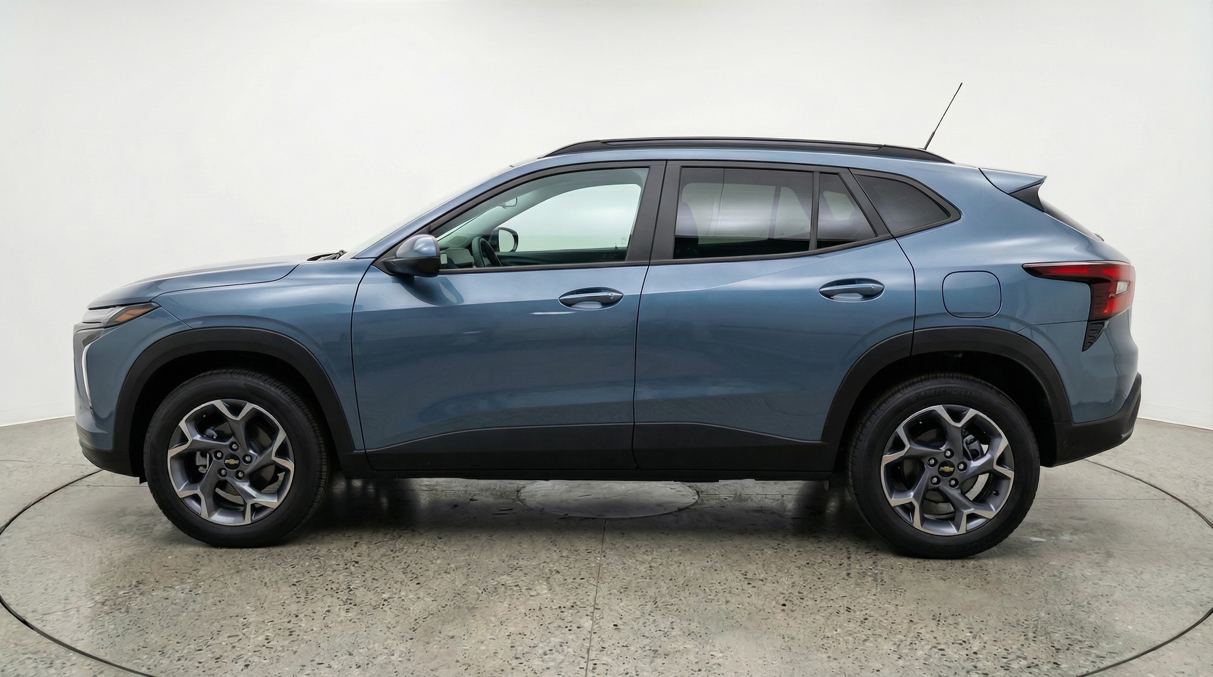 Thumbnail: 2025 Chevrolet Trax - 3