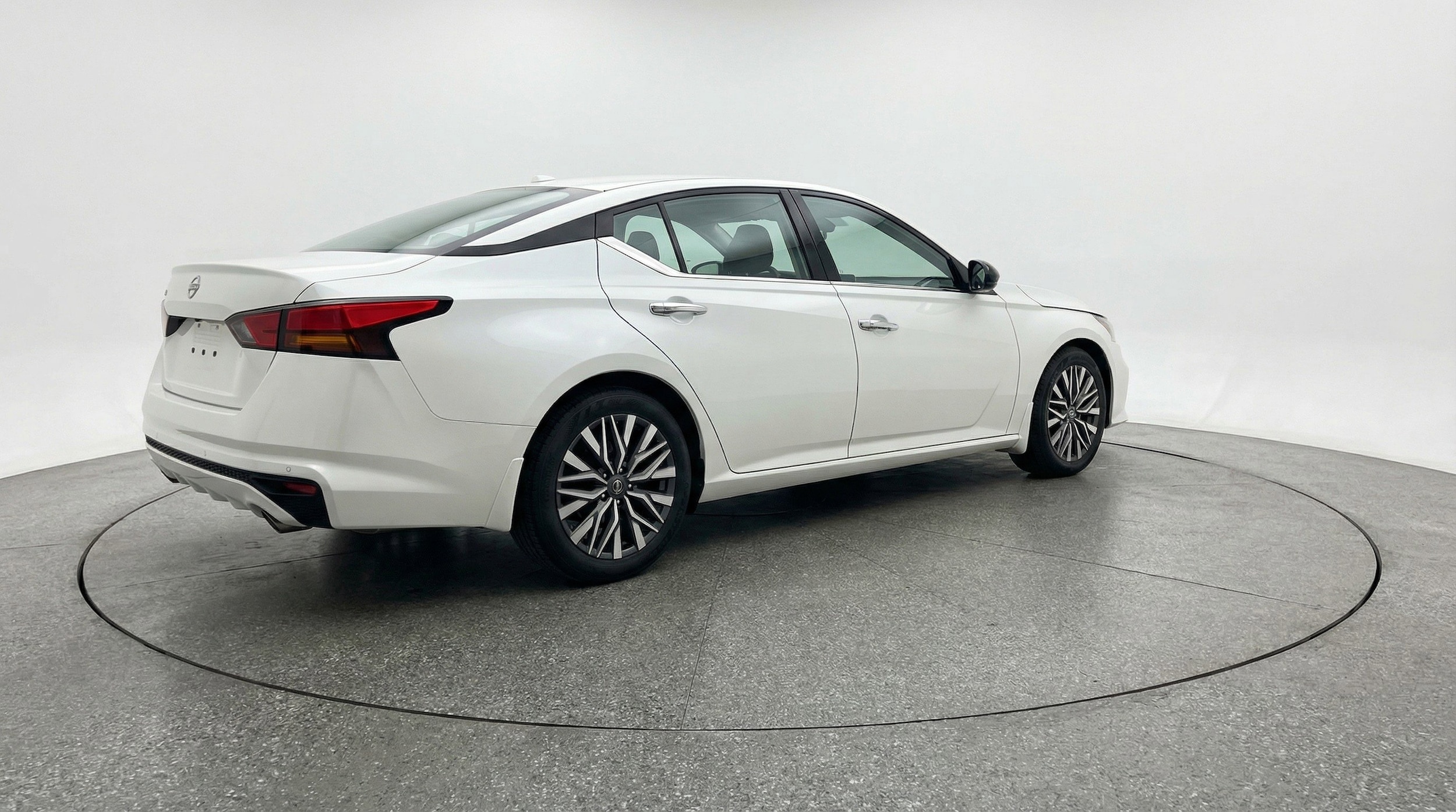 Thumbnail: 2025 Nissan Altima - 9