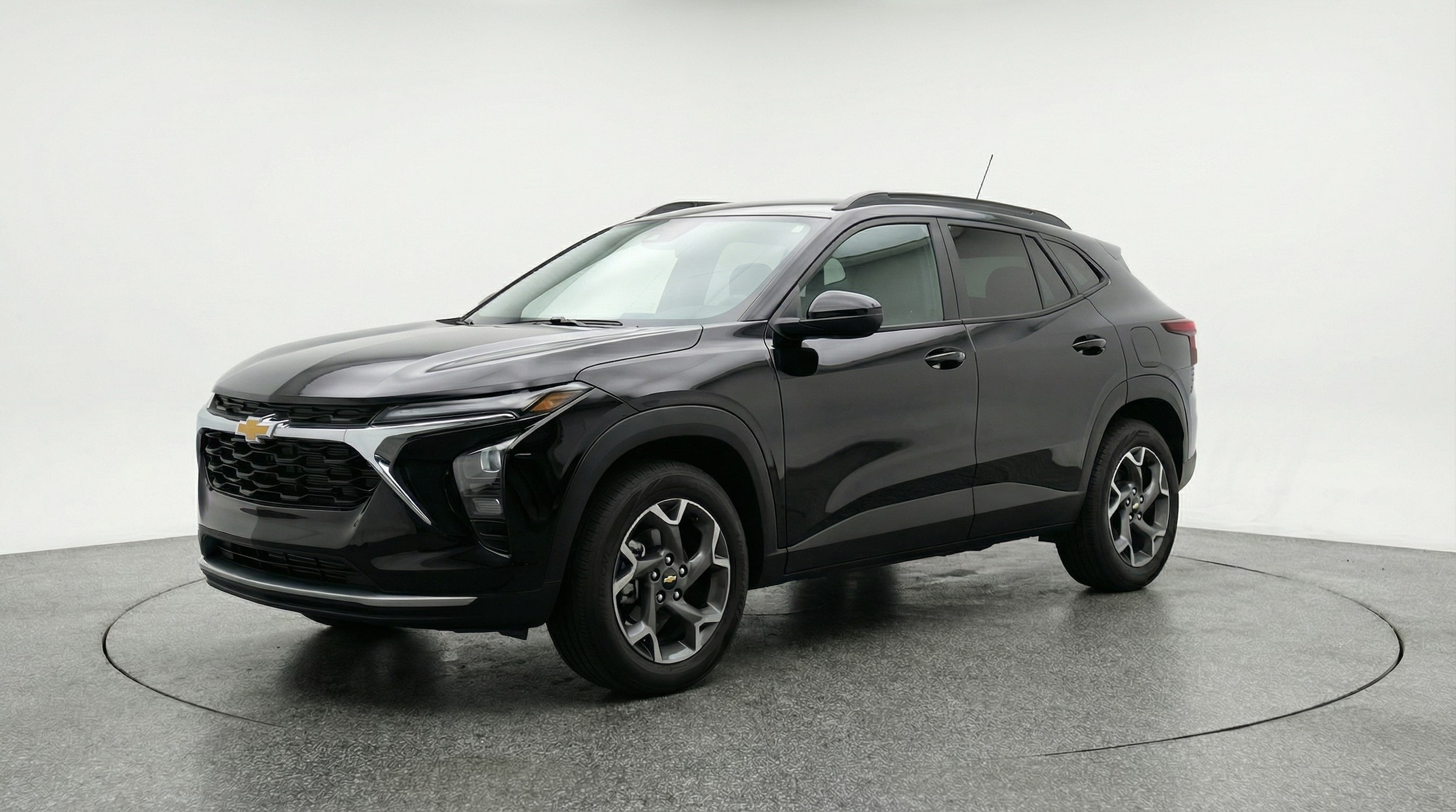 Thumbnail: 2025 Chevrolet Trax - 3