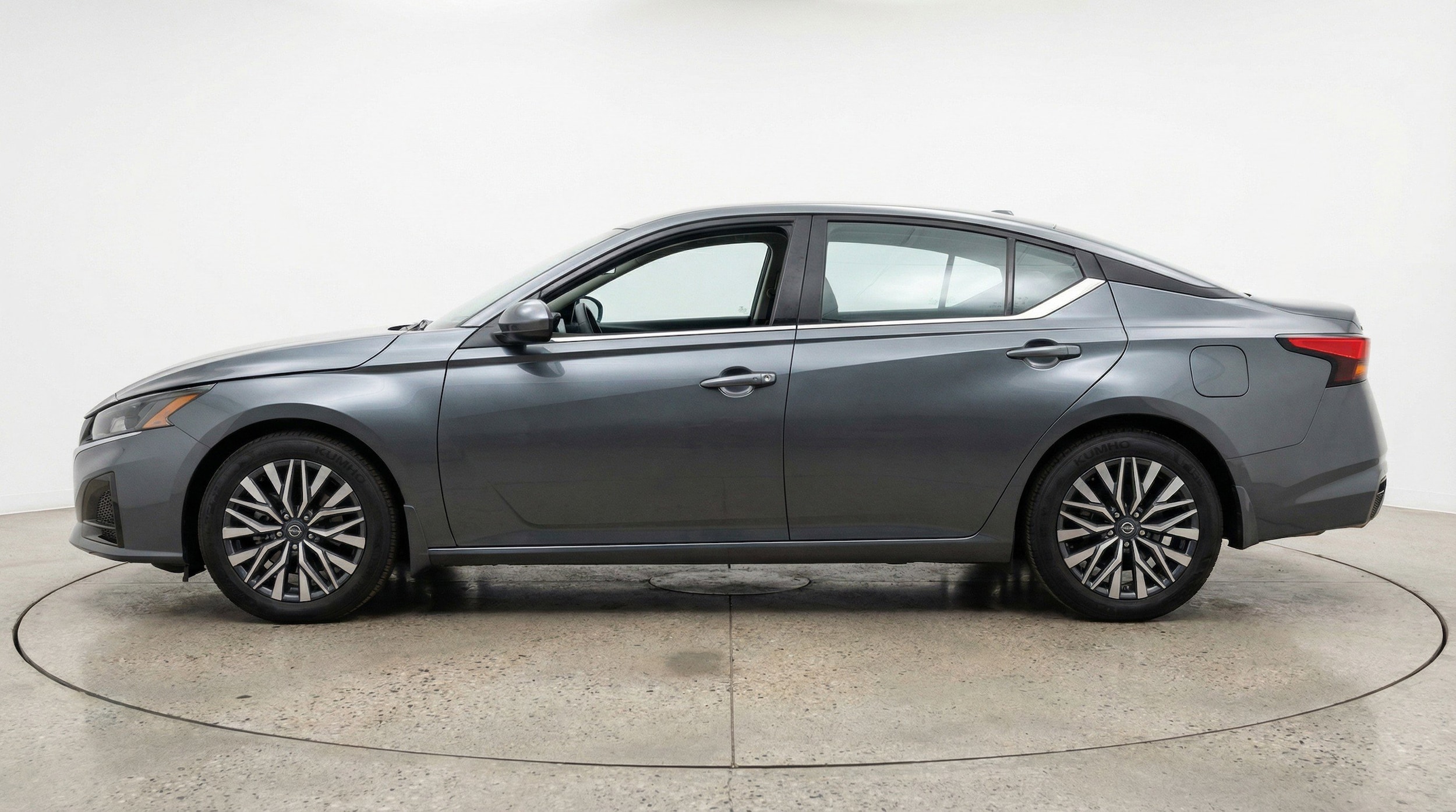 Thumbnail: 2025 Nissan Altima - 5