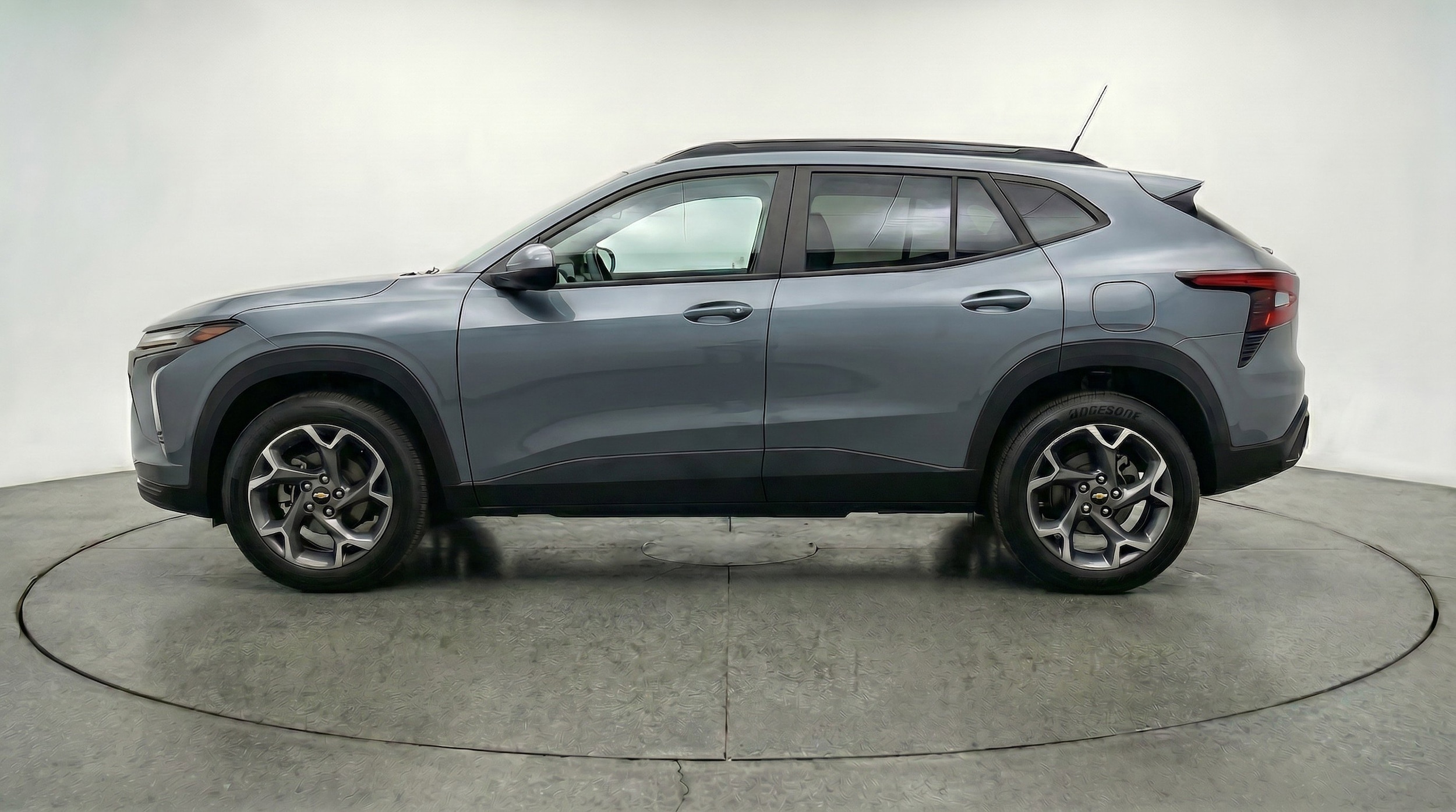 Thumbnail: 2025 Chevrolet Trax - 5