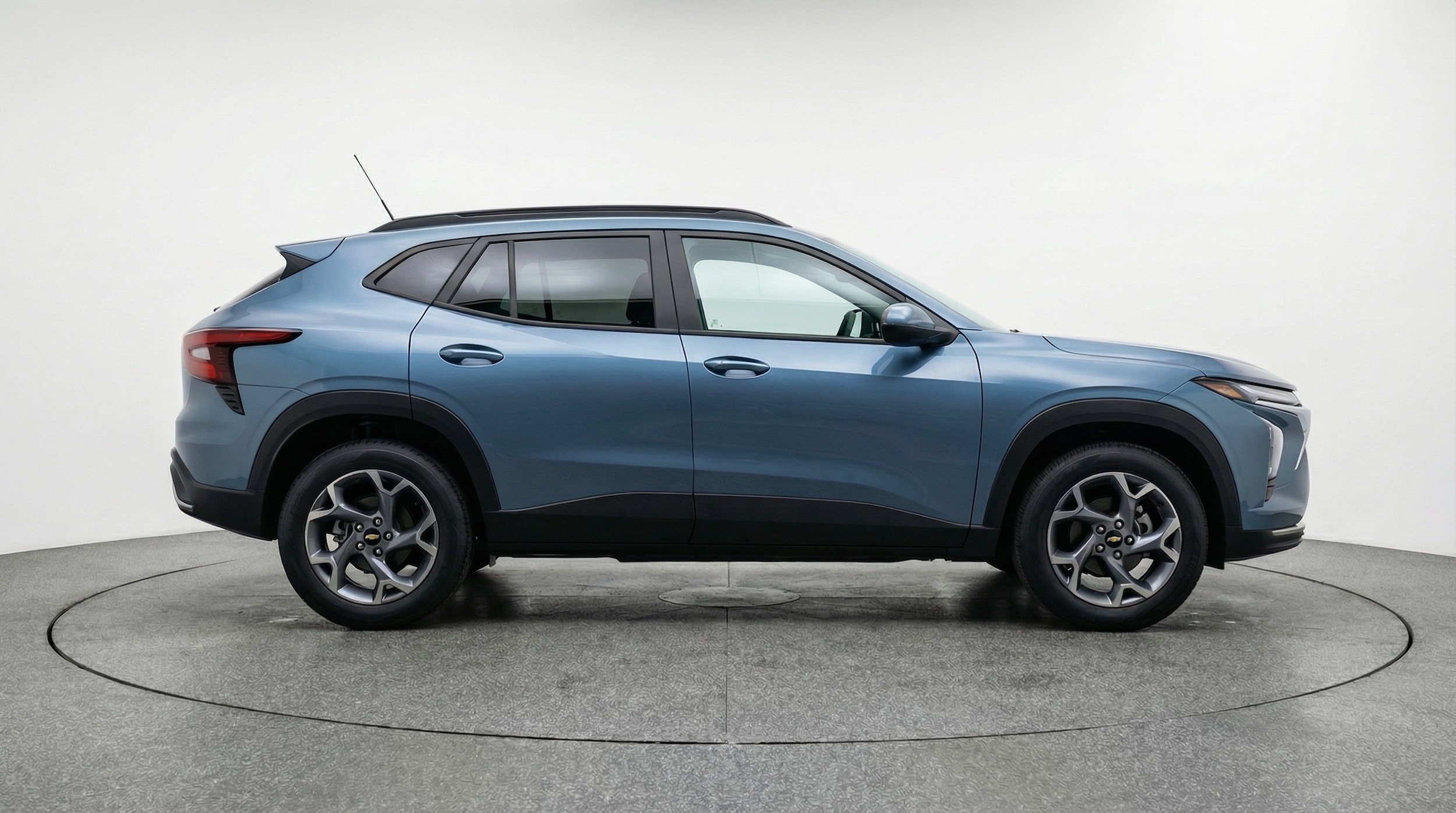 Thumbnail: 2025 Chevrolet Trax - 8