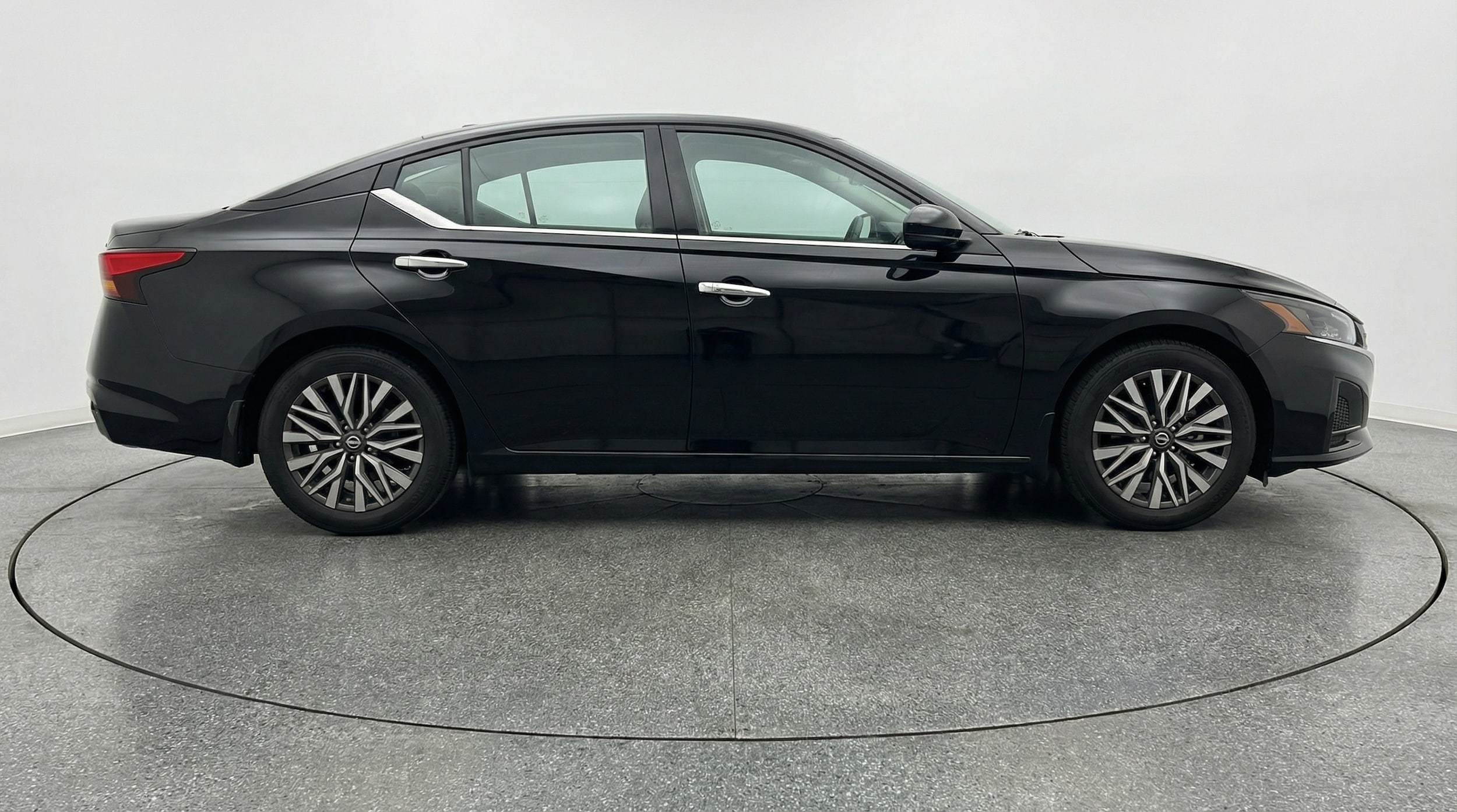 Thumbnail: 2025 Nissan Altima - 8