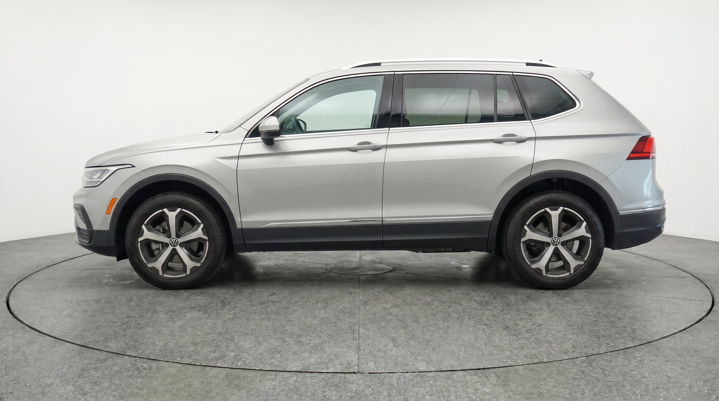 Thumbnail: 2026 Volkswagen Tiguan - 5