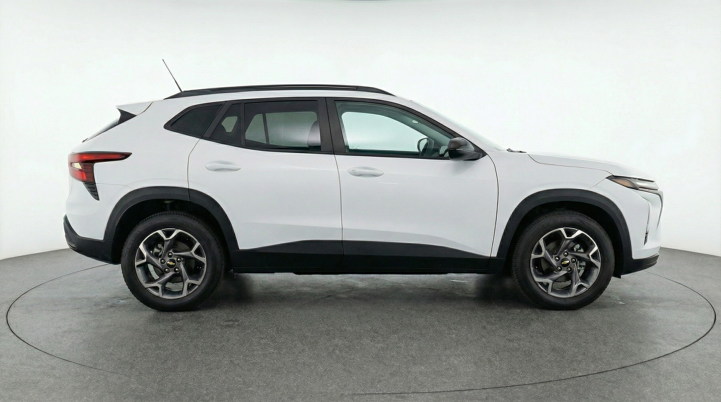 Thumbnail: 2025 Chevrolet Trax - 8