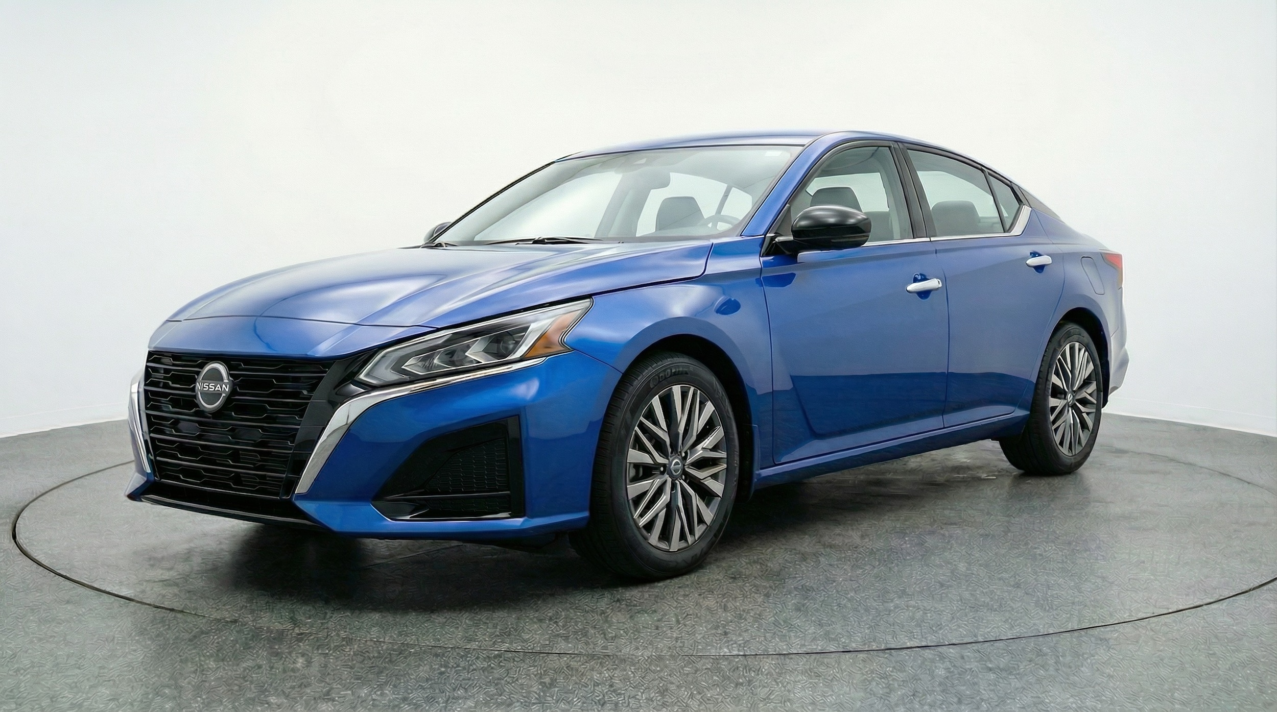 Thumbnail: 2025 Nissan Altima - 3