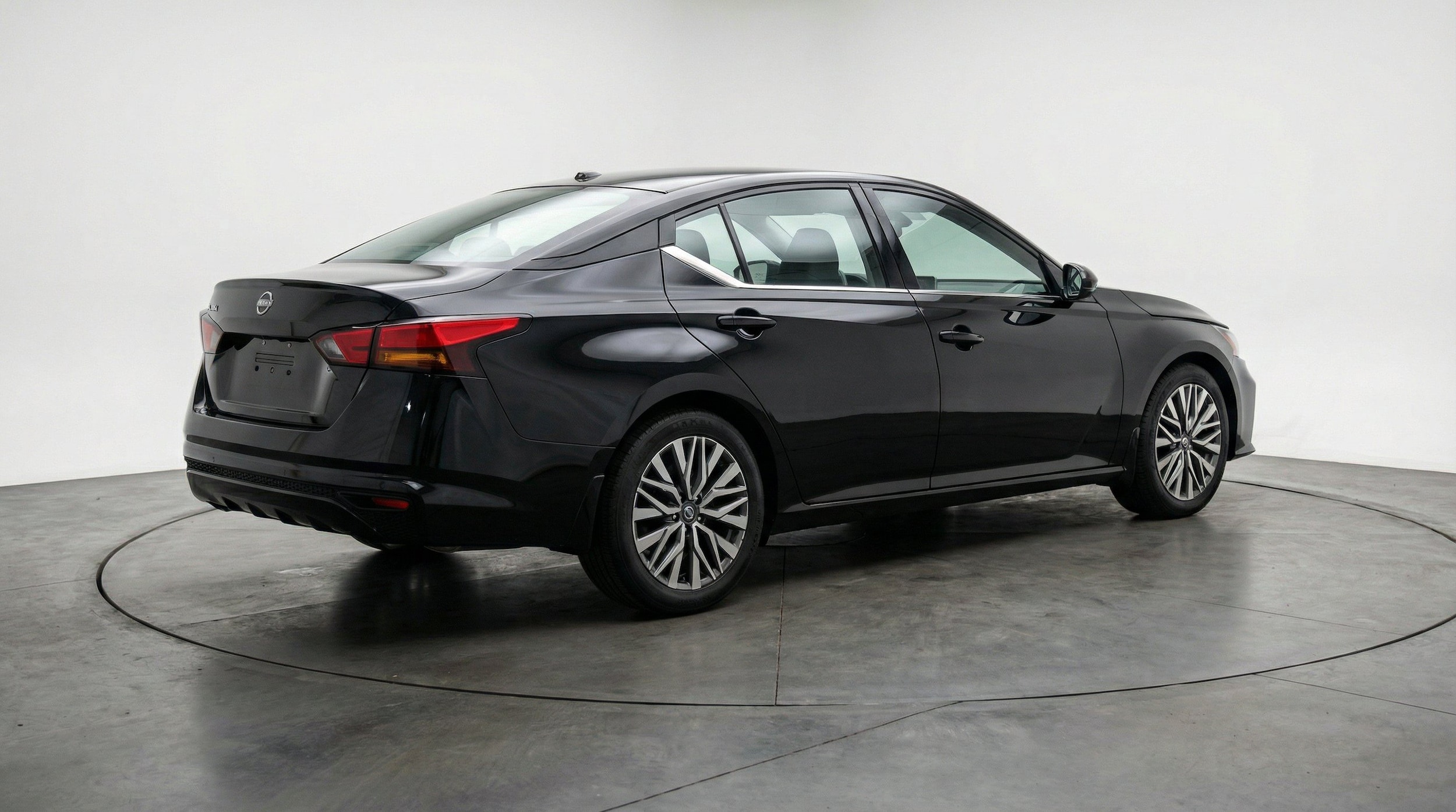 Thumbnail: 2025 Nissan Altima - 9